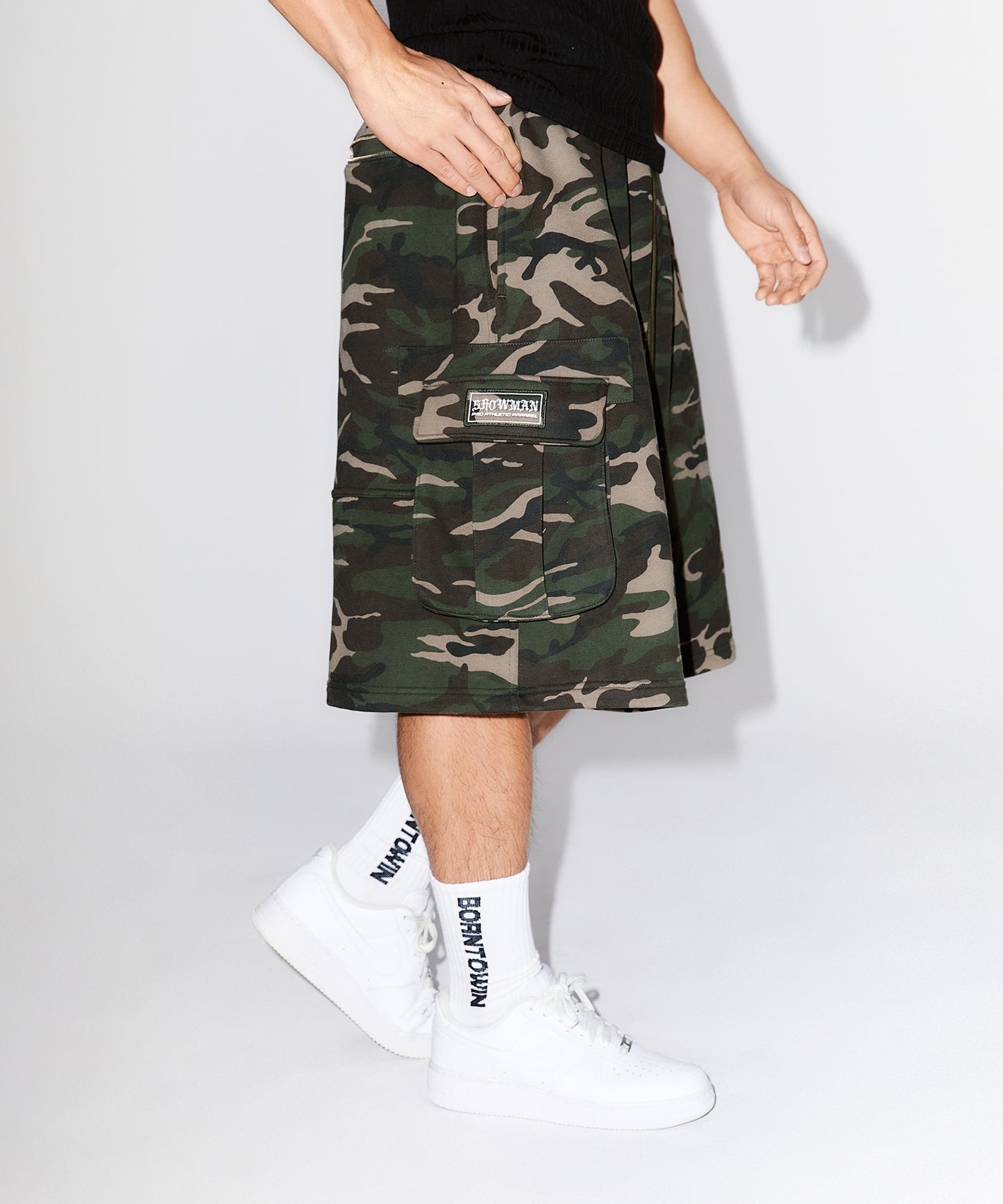 WINNER CAMO CARGO BERMUDA PANTS [CAMO]