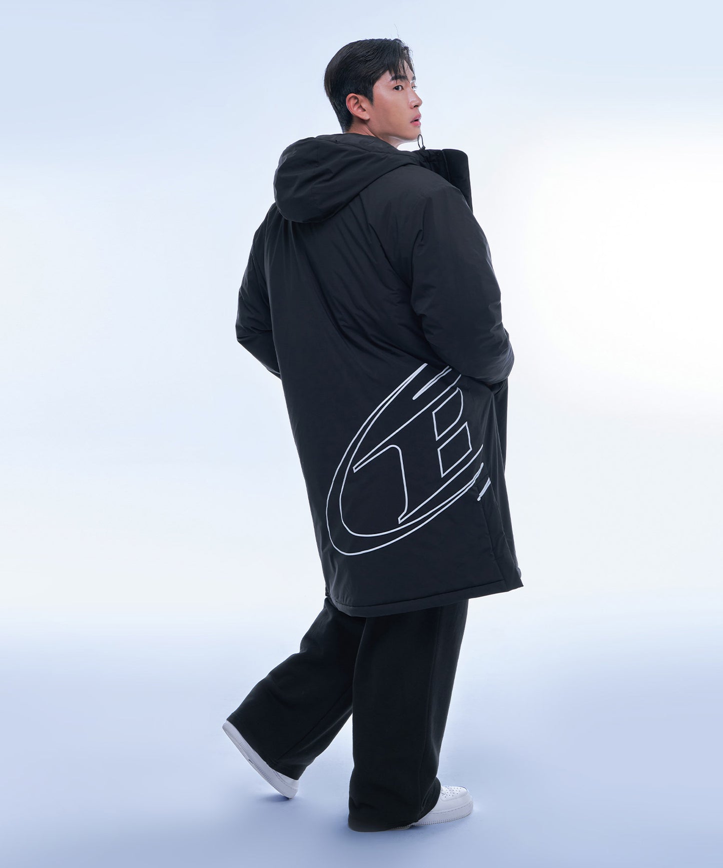 BIG SYMBOL BENCH PARKA [BLACK]