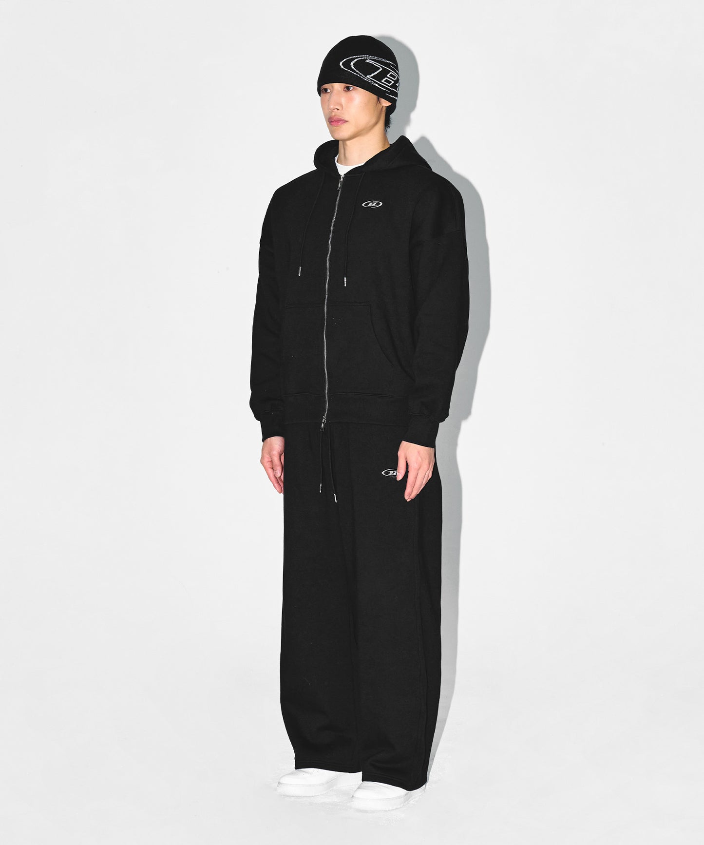 CHROME B FLEECE HOODIE ZIP-UP [BLACK]