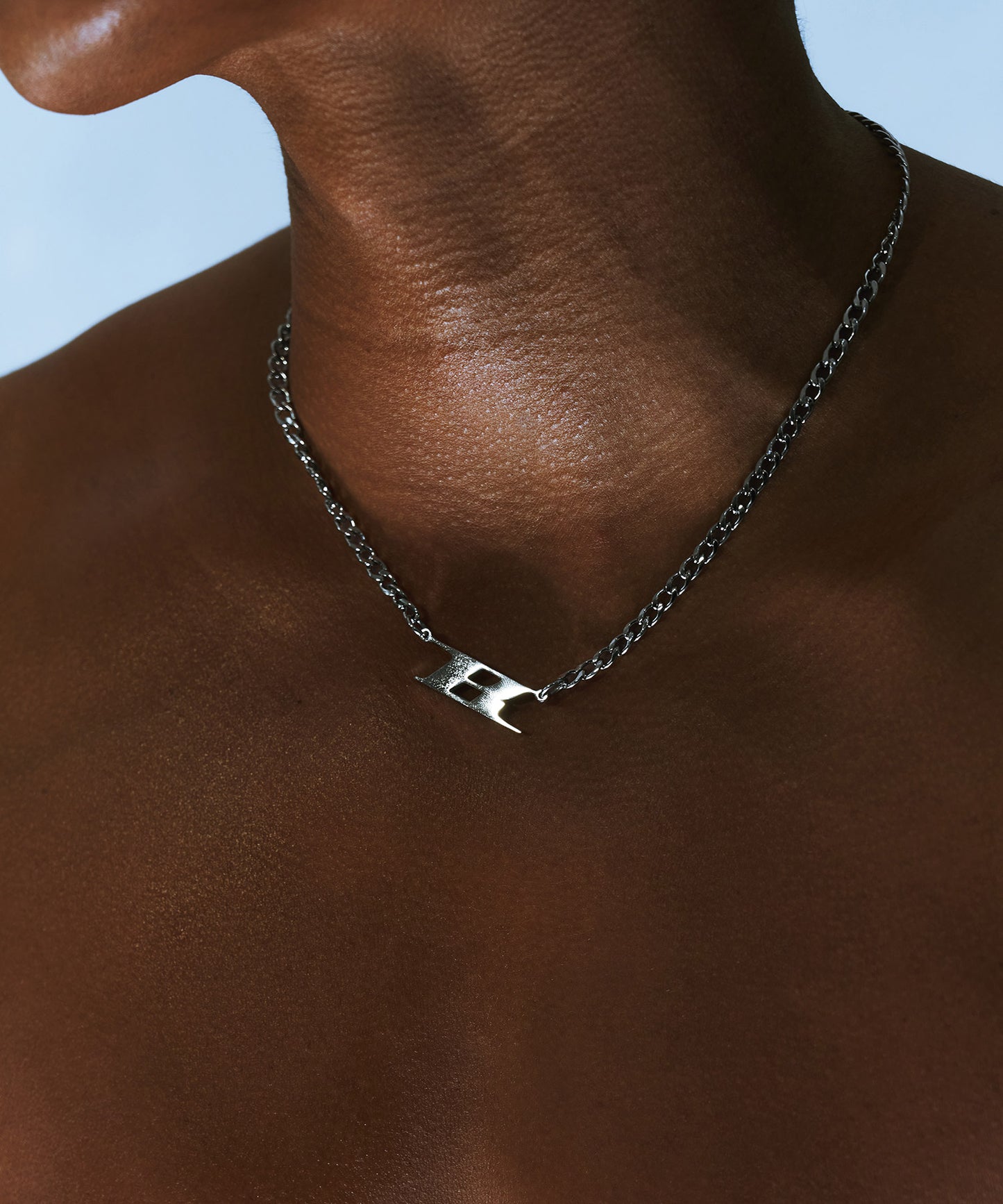 SURGICAL BOLD B NECKLACE [SILVER]