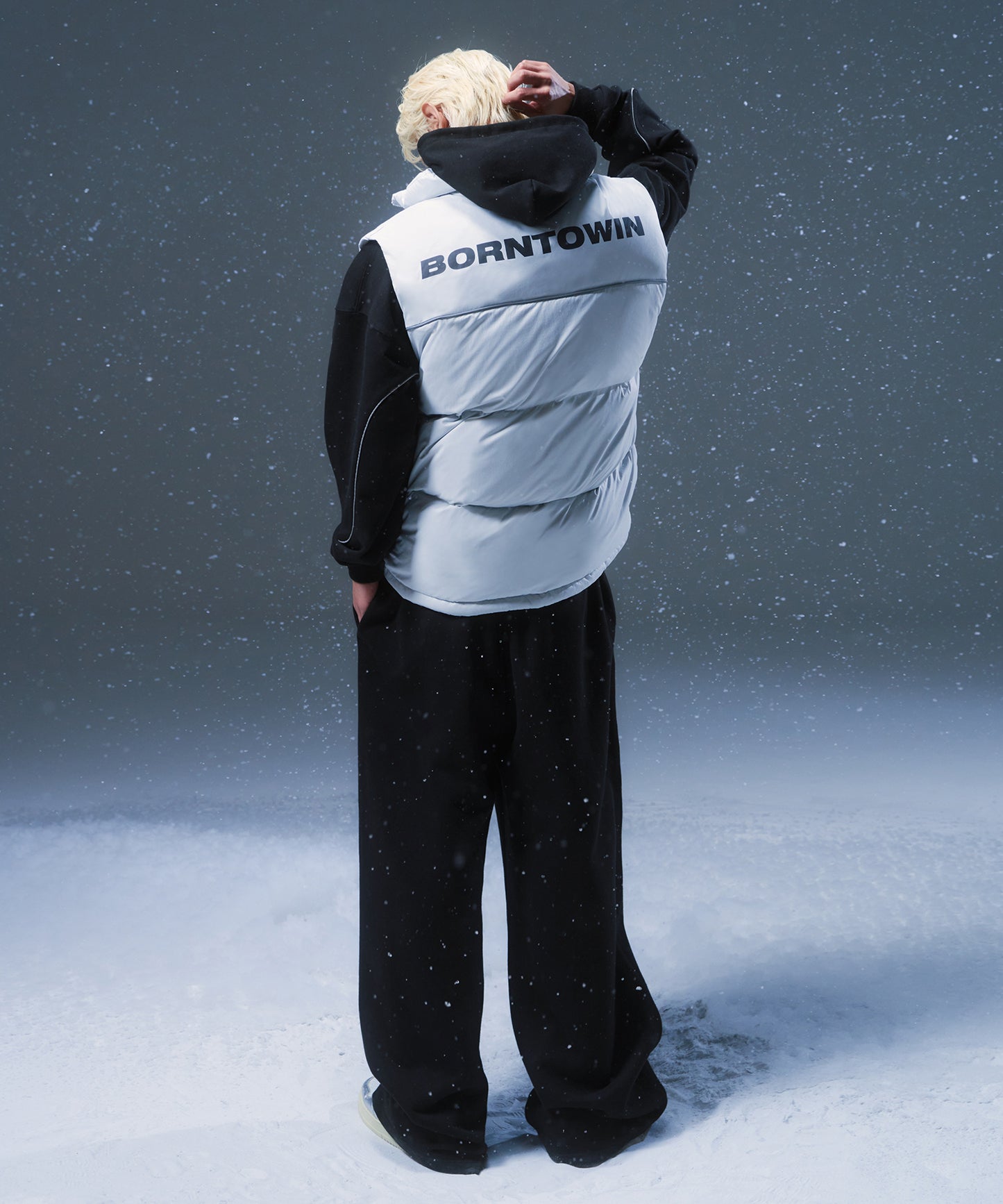 SYMBOL B PUFFER DOWN VEST [GREY]