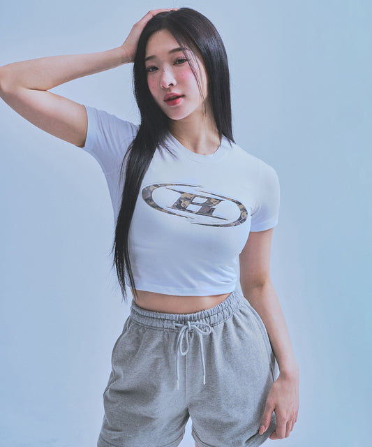［5/16 開售] W CAMO B LOGO SEMI CROP T-SHIRTS [WHITE]