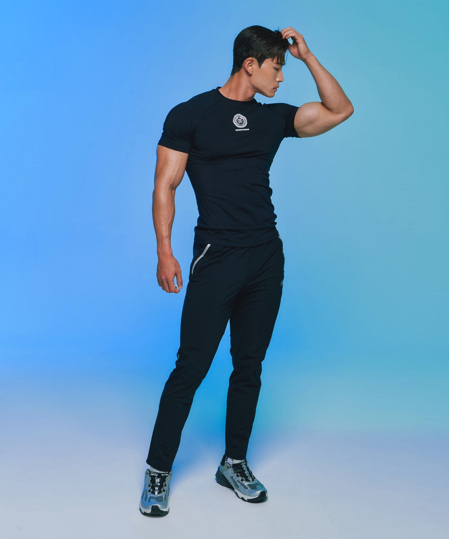 HERITAGE EMBLEM MUSCLE FIT T-SHIRTS [BLACK]