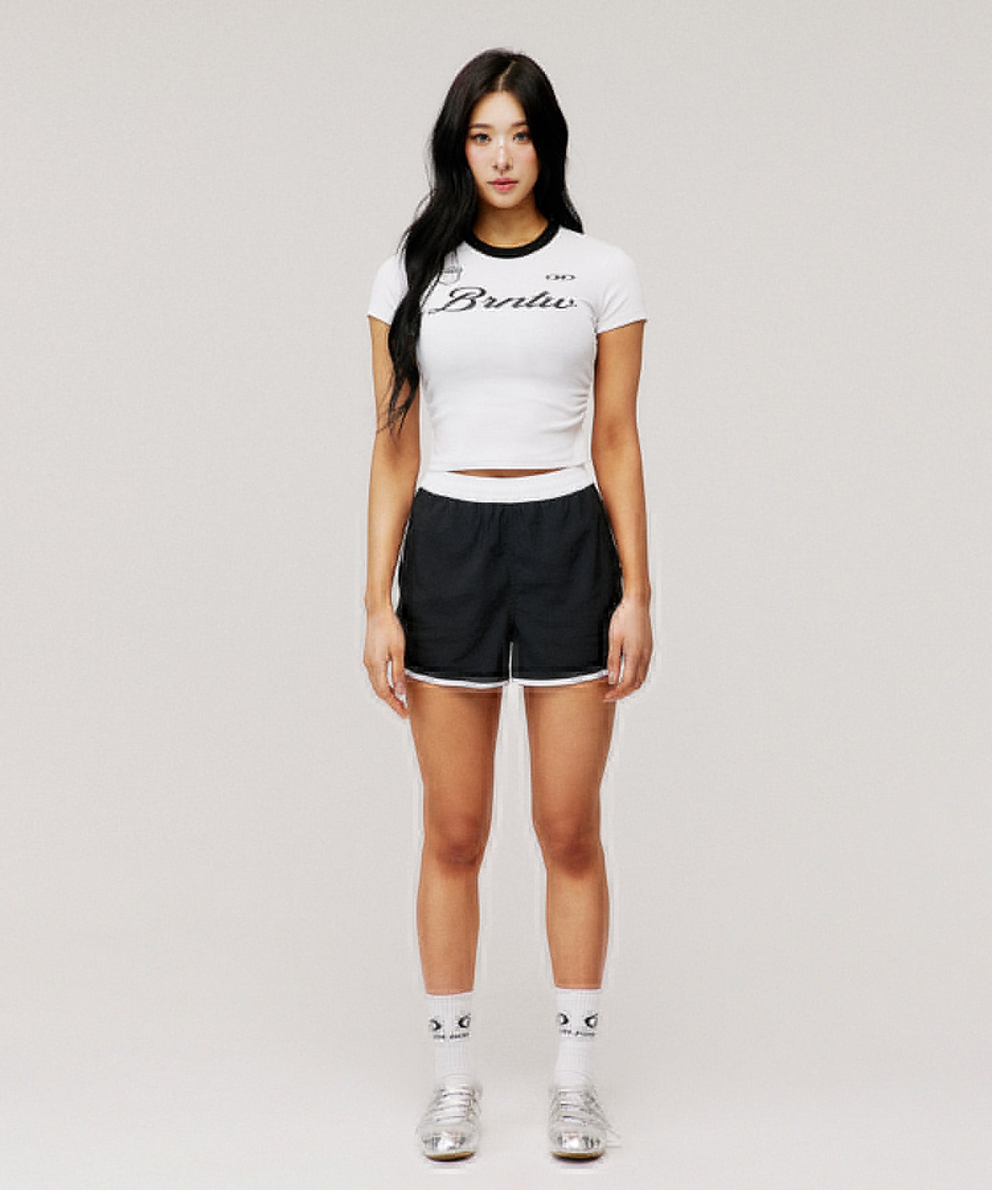 W GLITTER LOGO SHIRRING CROP T-SHIRTS [WHITE]
