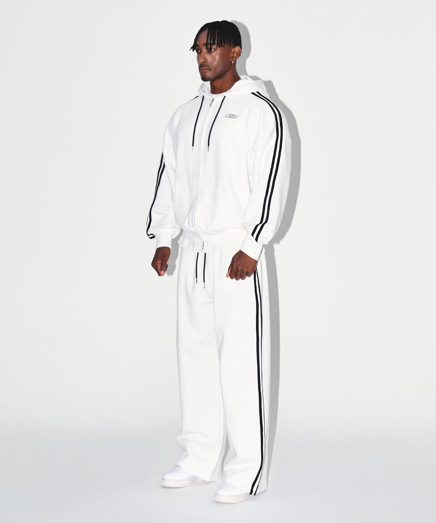 CHROME B TRACK LINE SEMI WIDE PANTS [WHITE]