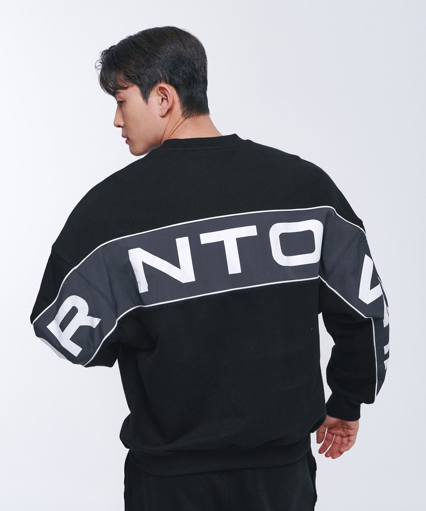 NYLON MIX BOLD SWEATSHIRTS [BLACK]