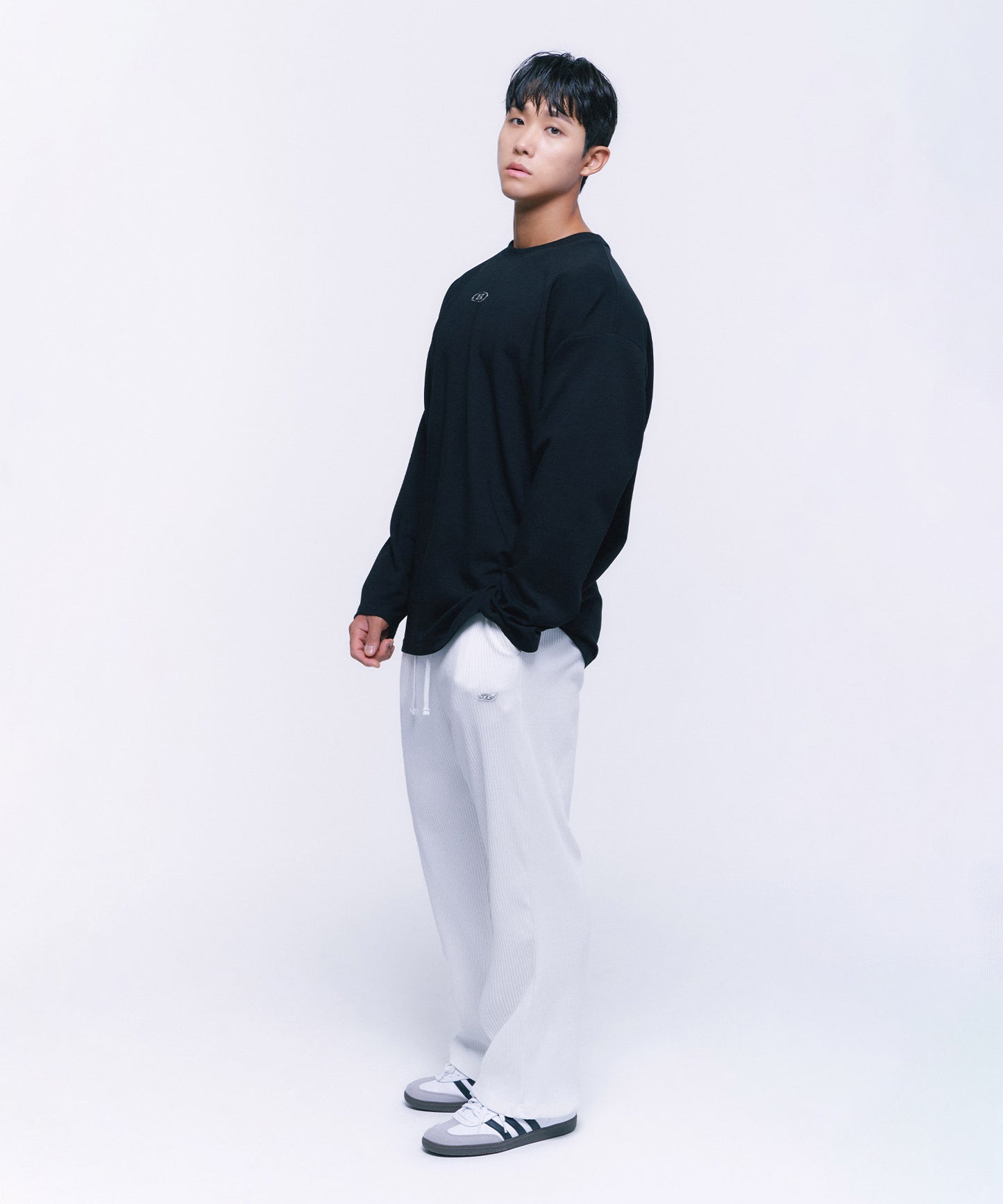 SILVER B OVER FIT LONGSLEEVE [BLACK]