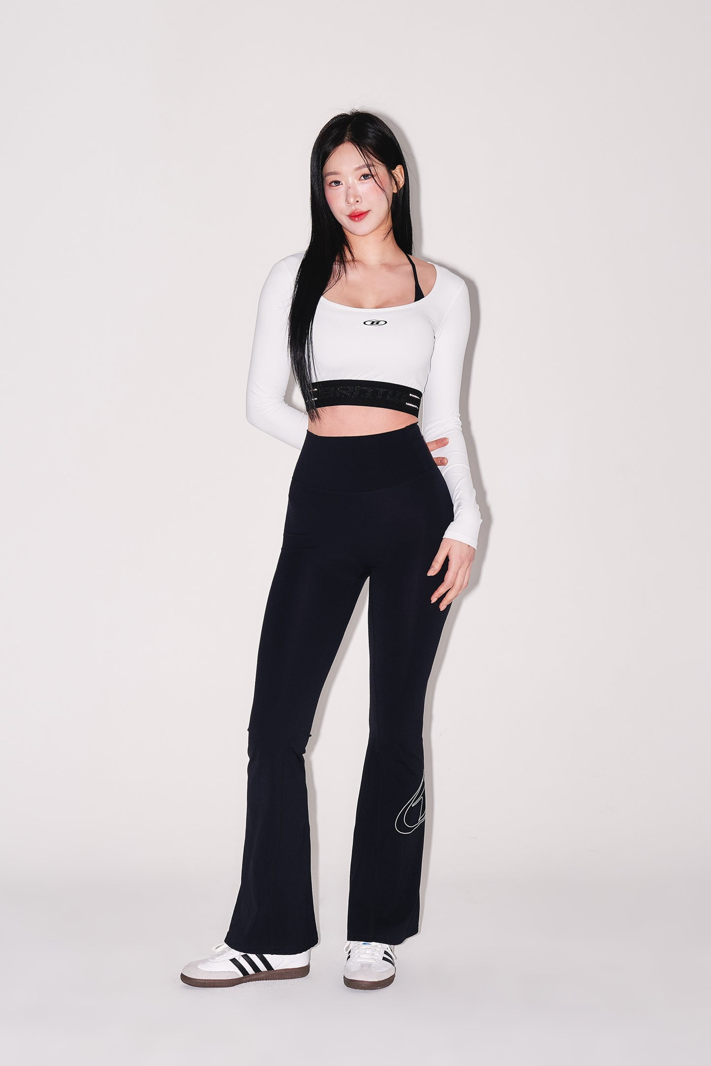 IN STOCK* W REFLECTIVE OUT BAND CROP LONG SLEEVE [WHITE]