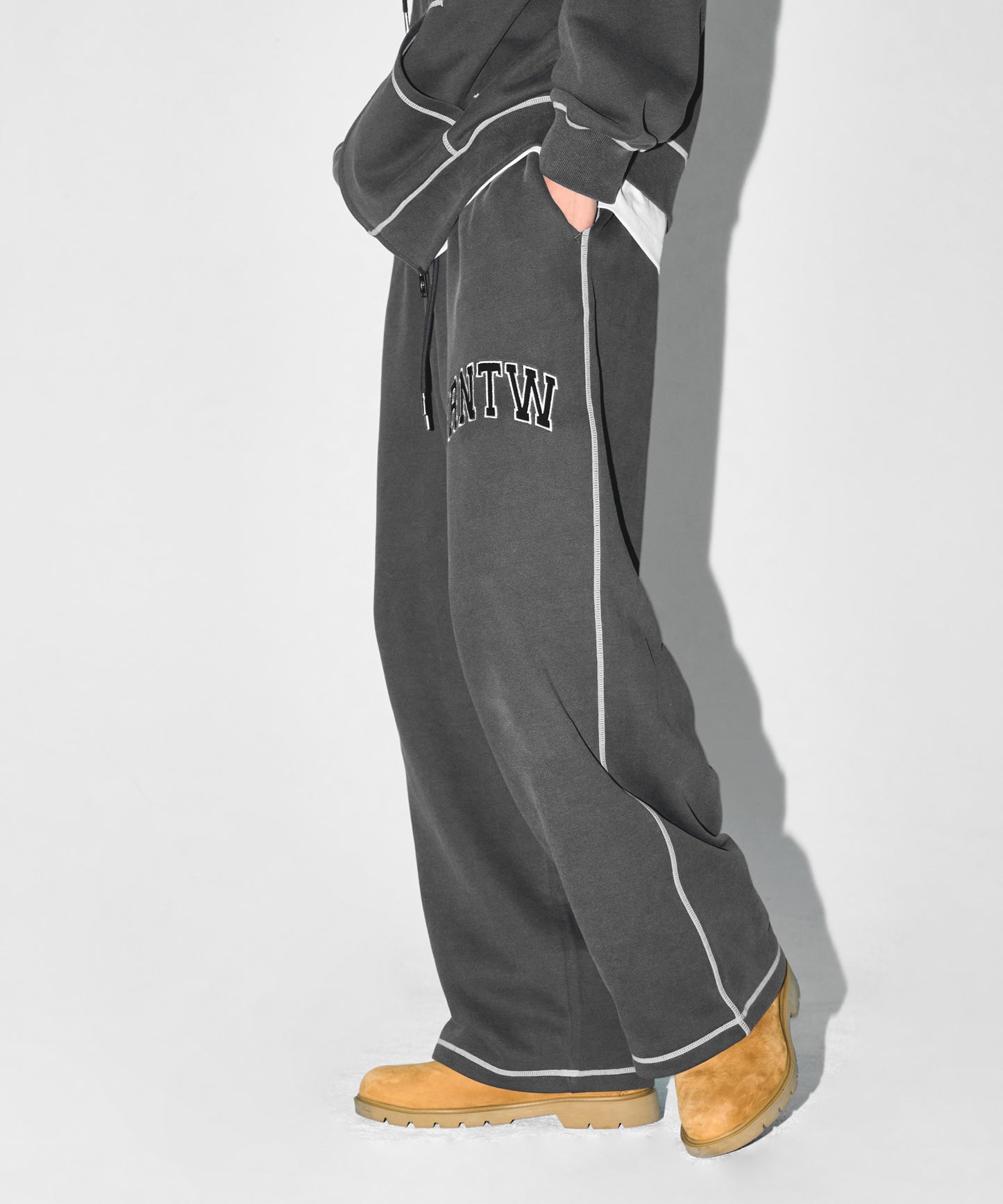 PIGMENT DYEING WIDE PANTS [CHARCOAL]