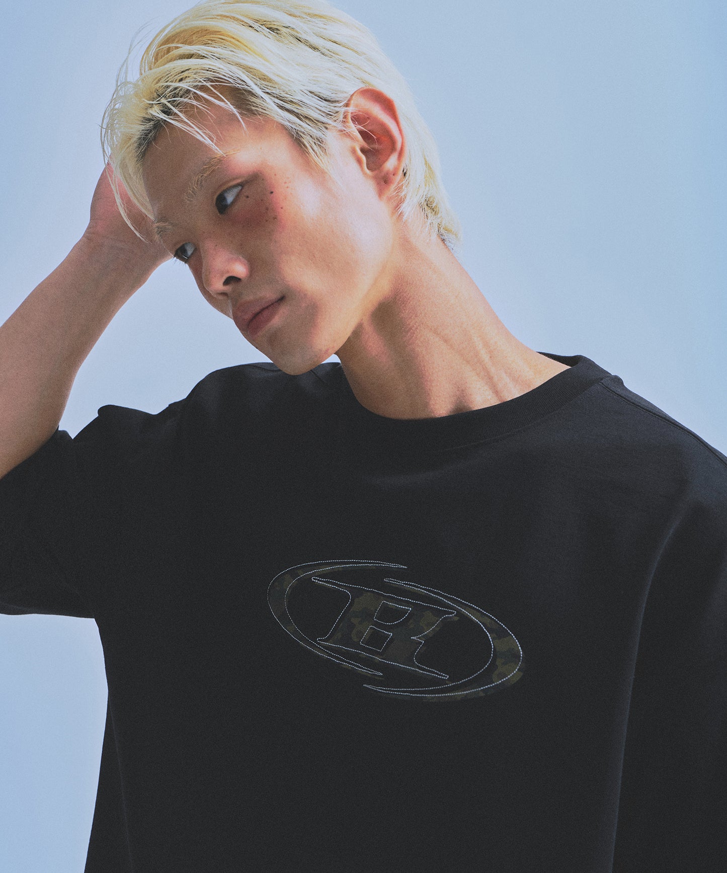 ［16/5開售］CAMO B LOGO T-SHIRTS [BLACK]