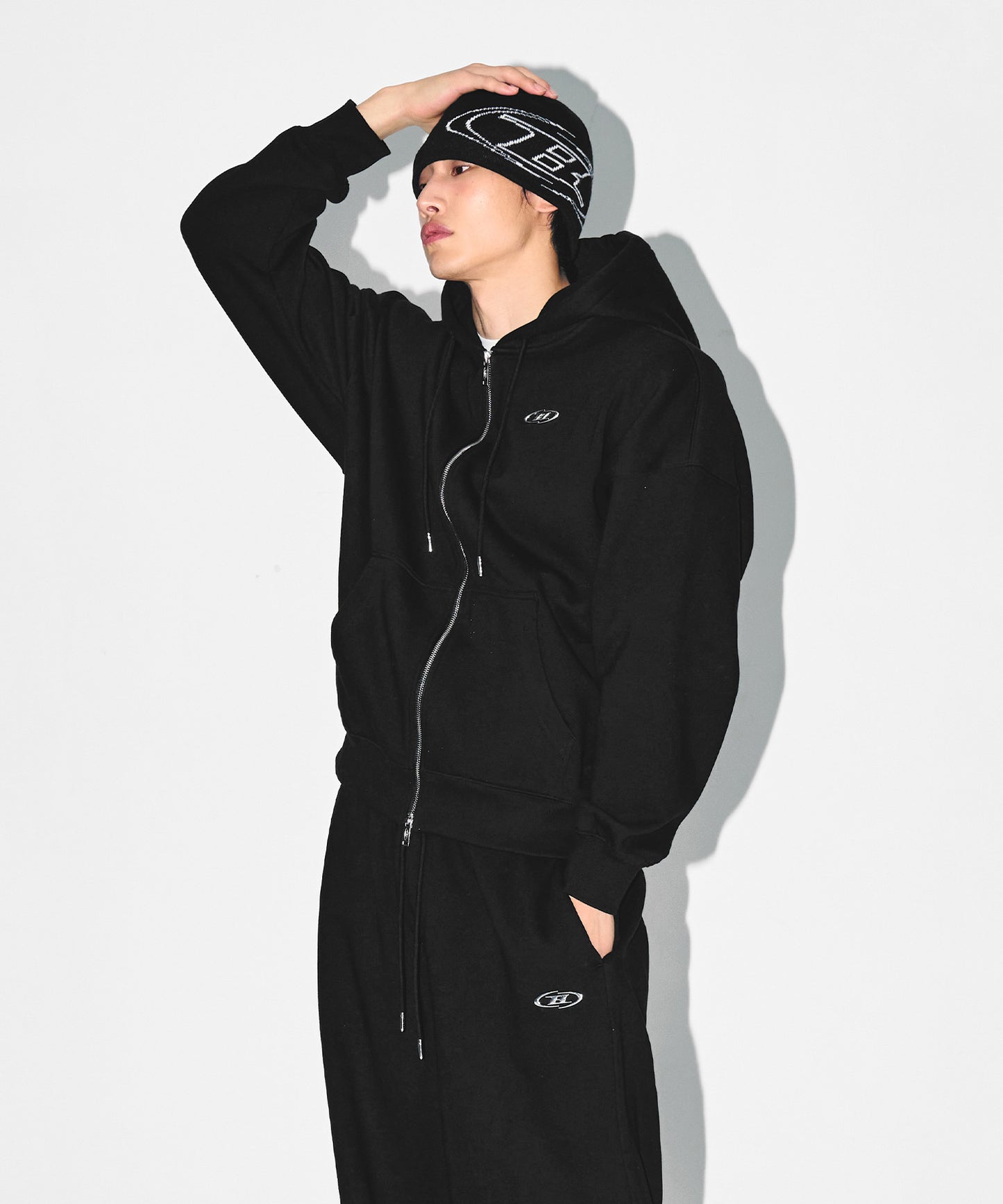 CHROME B FLEECE HOODIE ZIP-UP [BLACK]