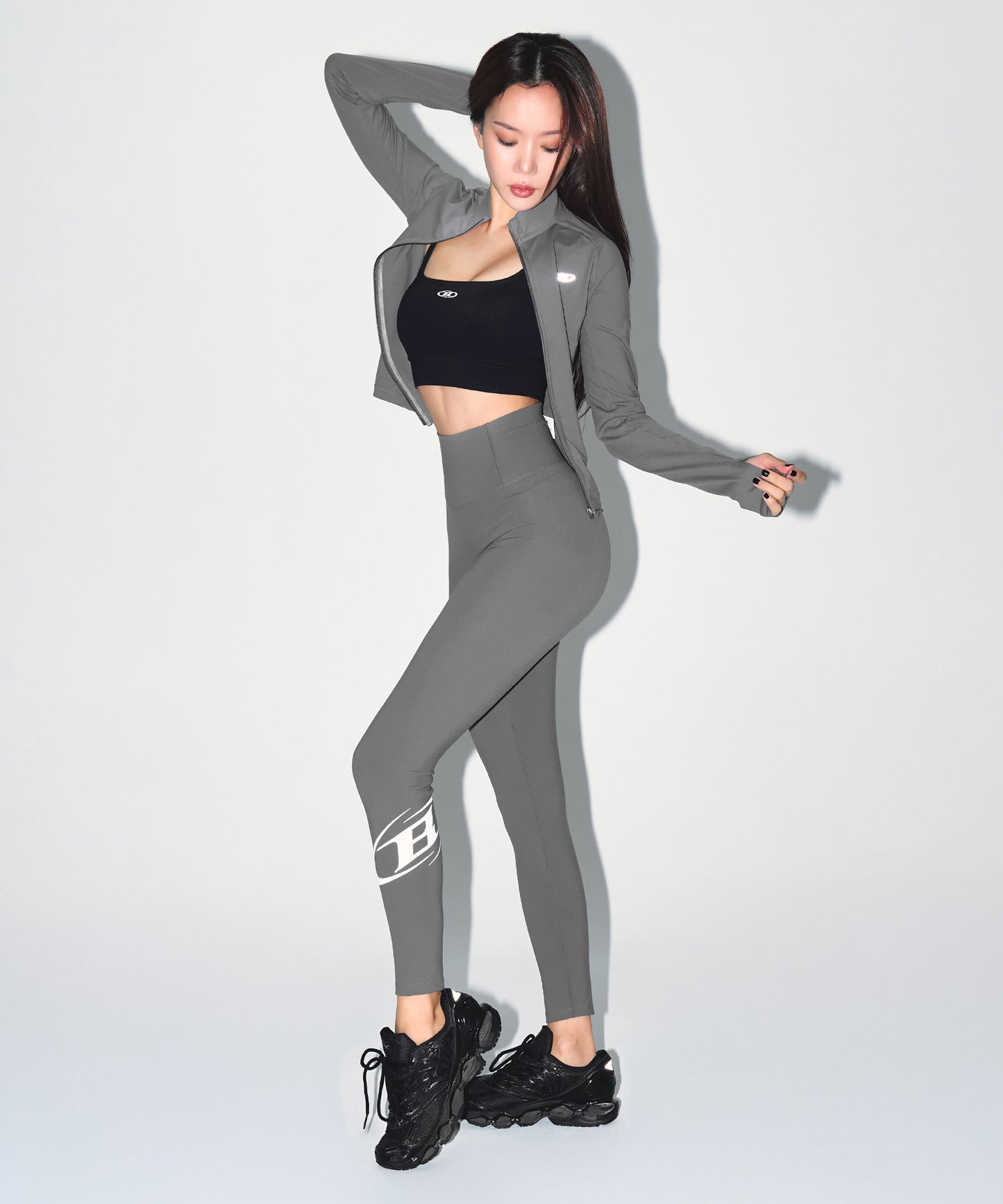 W SYMBOL B FLEECE LONG LEGGINGS [CHARCOAL]