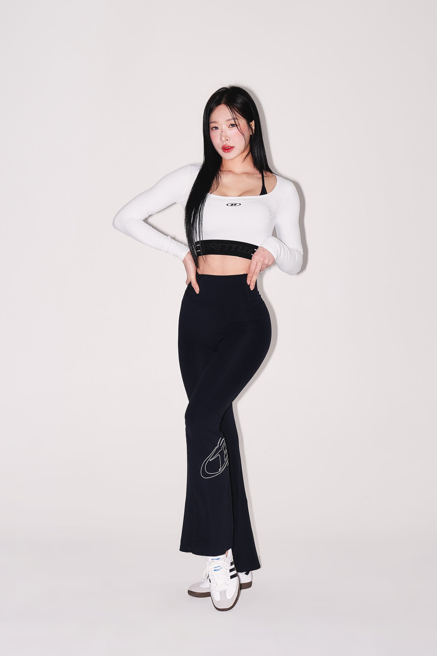 IN STOCK* W REFLECTIVE OUT BAND CROP LONG SLEEVE [WHITE]