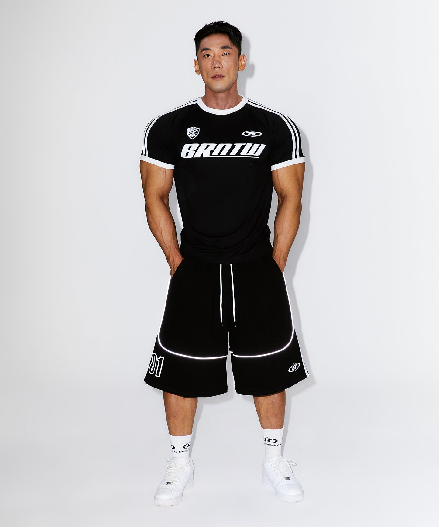 WINNER REFLECTIVE BERMUDA PANTS [BLACK]