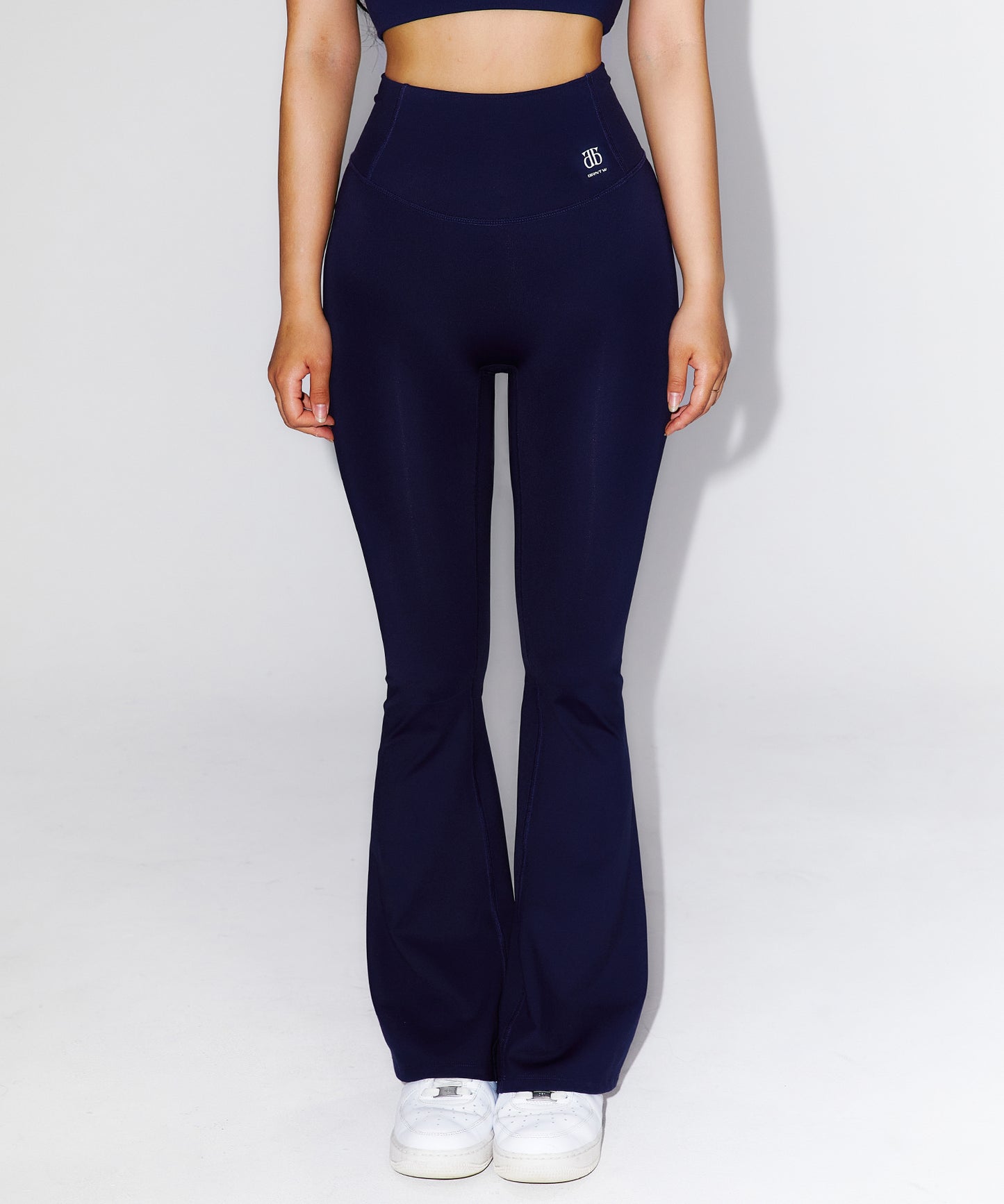 WINNER SYMBOL B BOOTS CUT LEGGINGS [NAVY]
