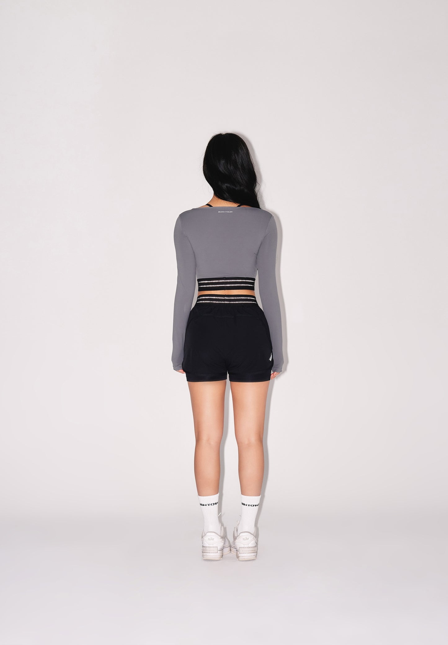 IN STOCK* W REFLECTIVE OUT BAND CROP LONG SLEEVE [CHARCOAL]