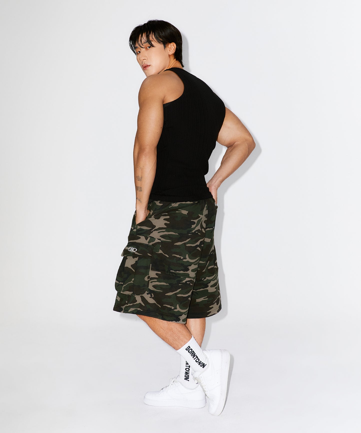 WINNER CAMO CARGO BERMUDA PANTS [CAMO]