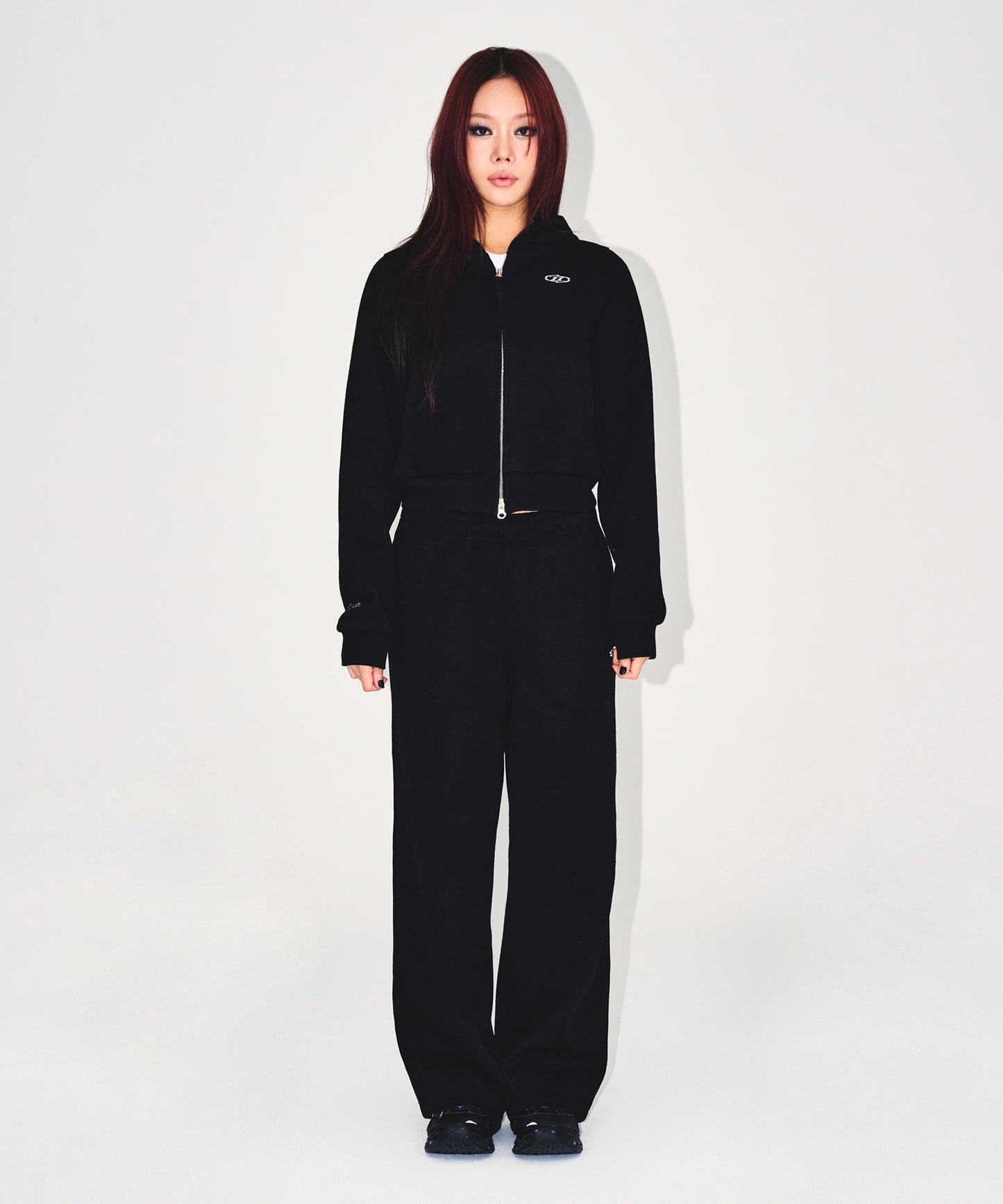 W KNIT LIKE SEMI CROP HOODIE ZIP-UP [BLACK]