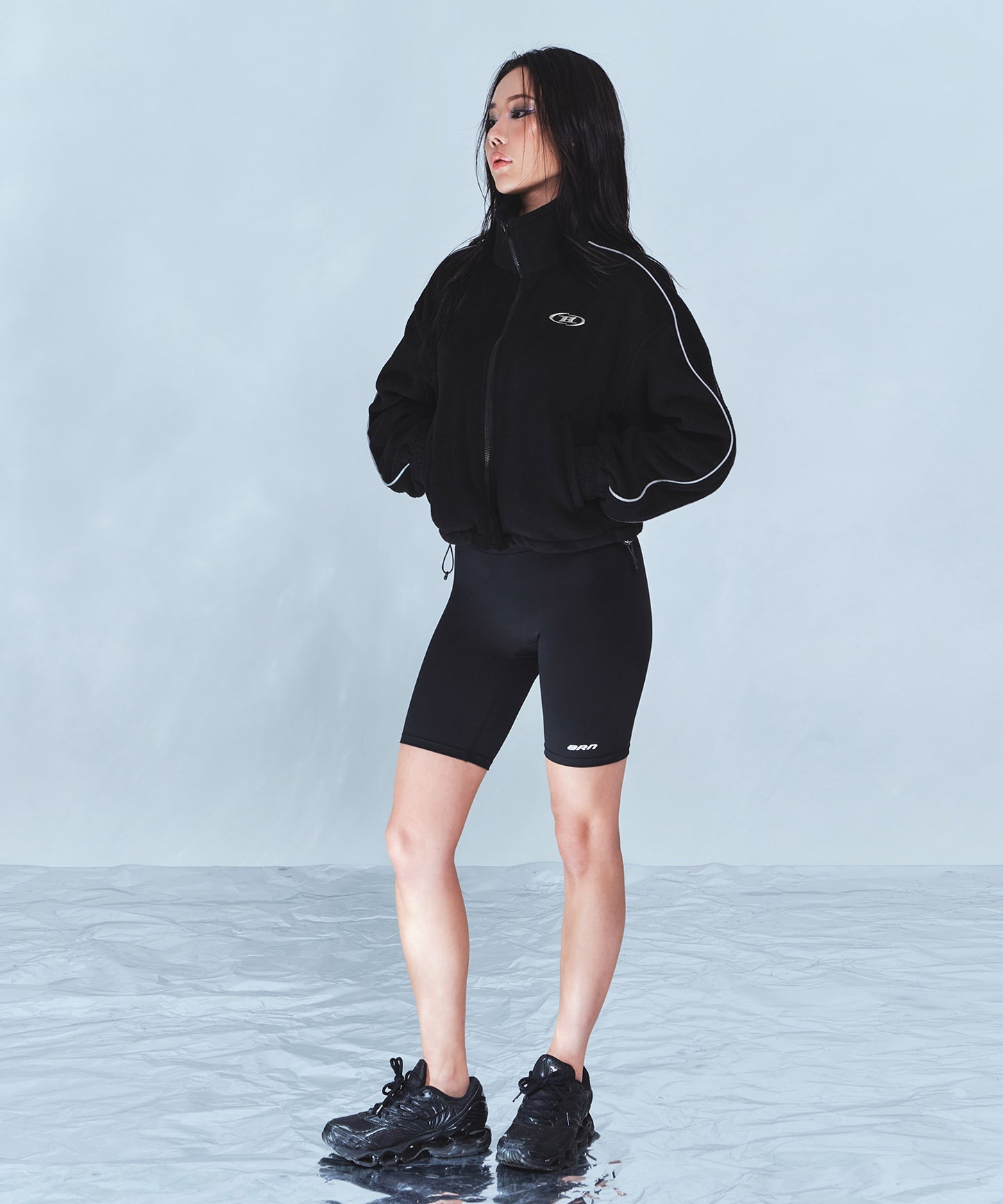 CHROME B FLEECE CROP JACKET [BLACK]