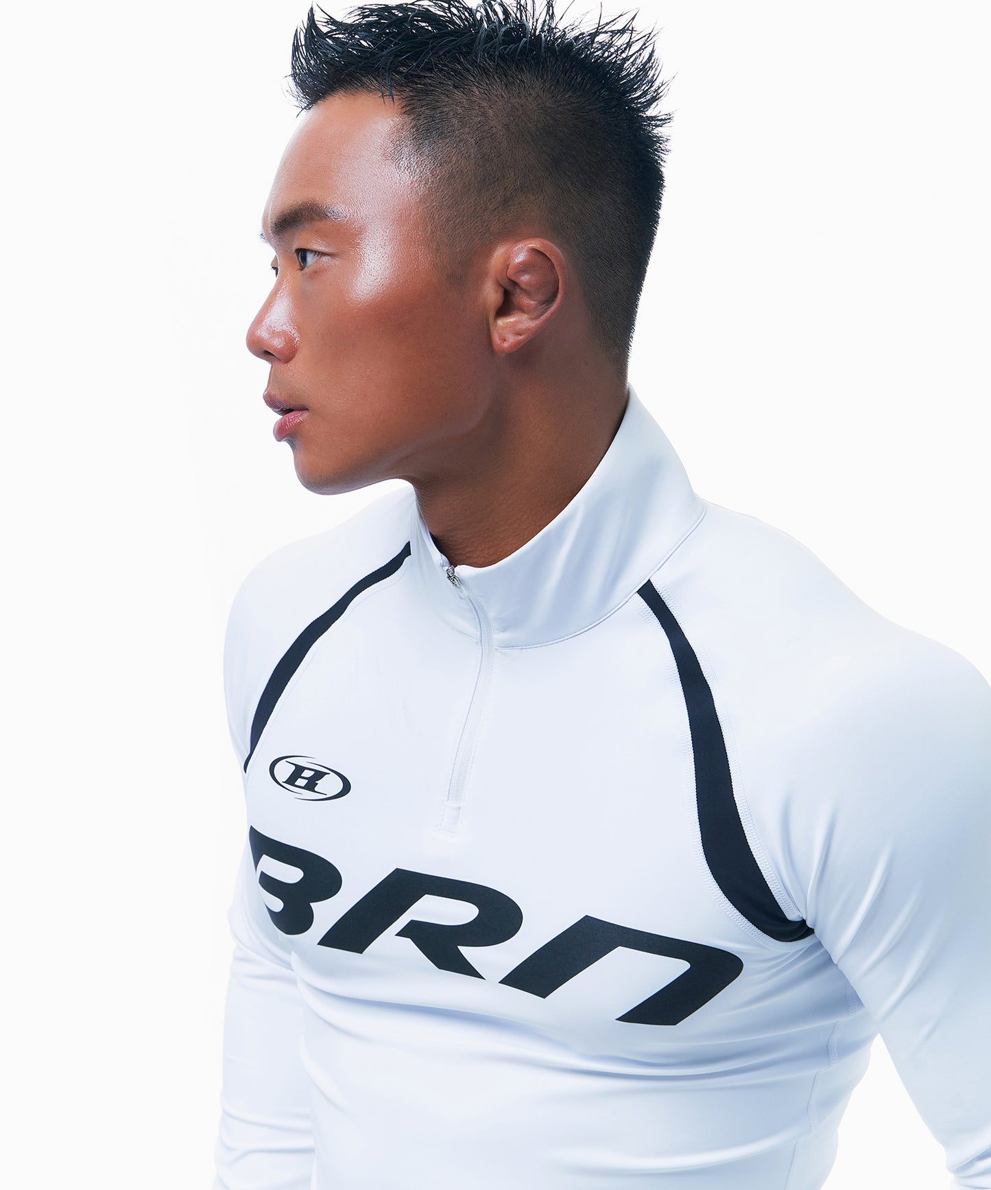 BRN MUSCLE FIT HALF ZIP-UP LONGSLEEVE [WHITE]