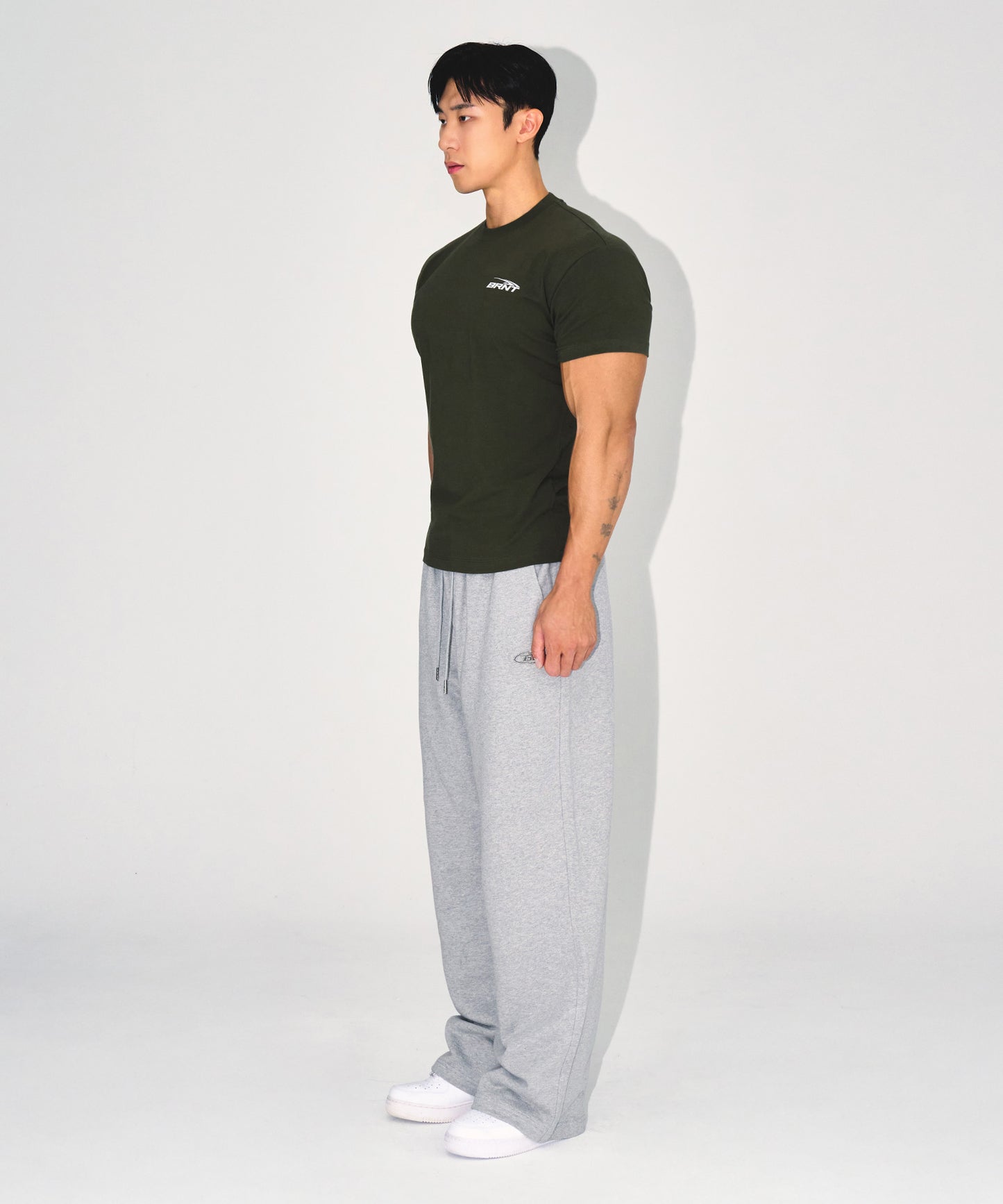 BRNT BACK LOGO MUSCLE FIT T-SHIRTS [KHAKI]