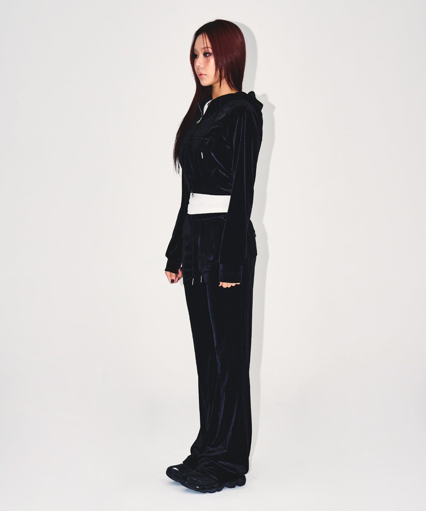 W DOUBLE B VELVET CROP HOODIE ZIP-UP [BLACK]