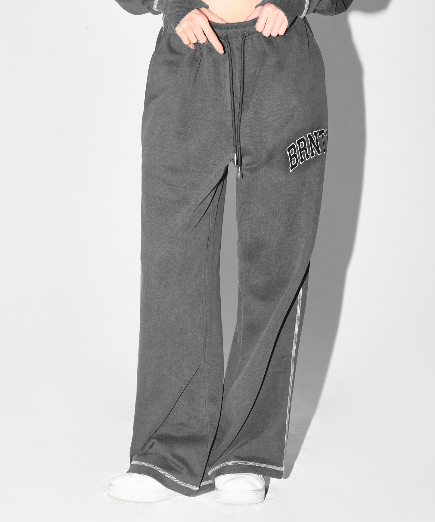 W PIGMENT DYEING SEMI WIDE PANTS [CHARCOAL]