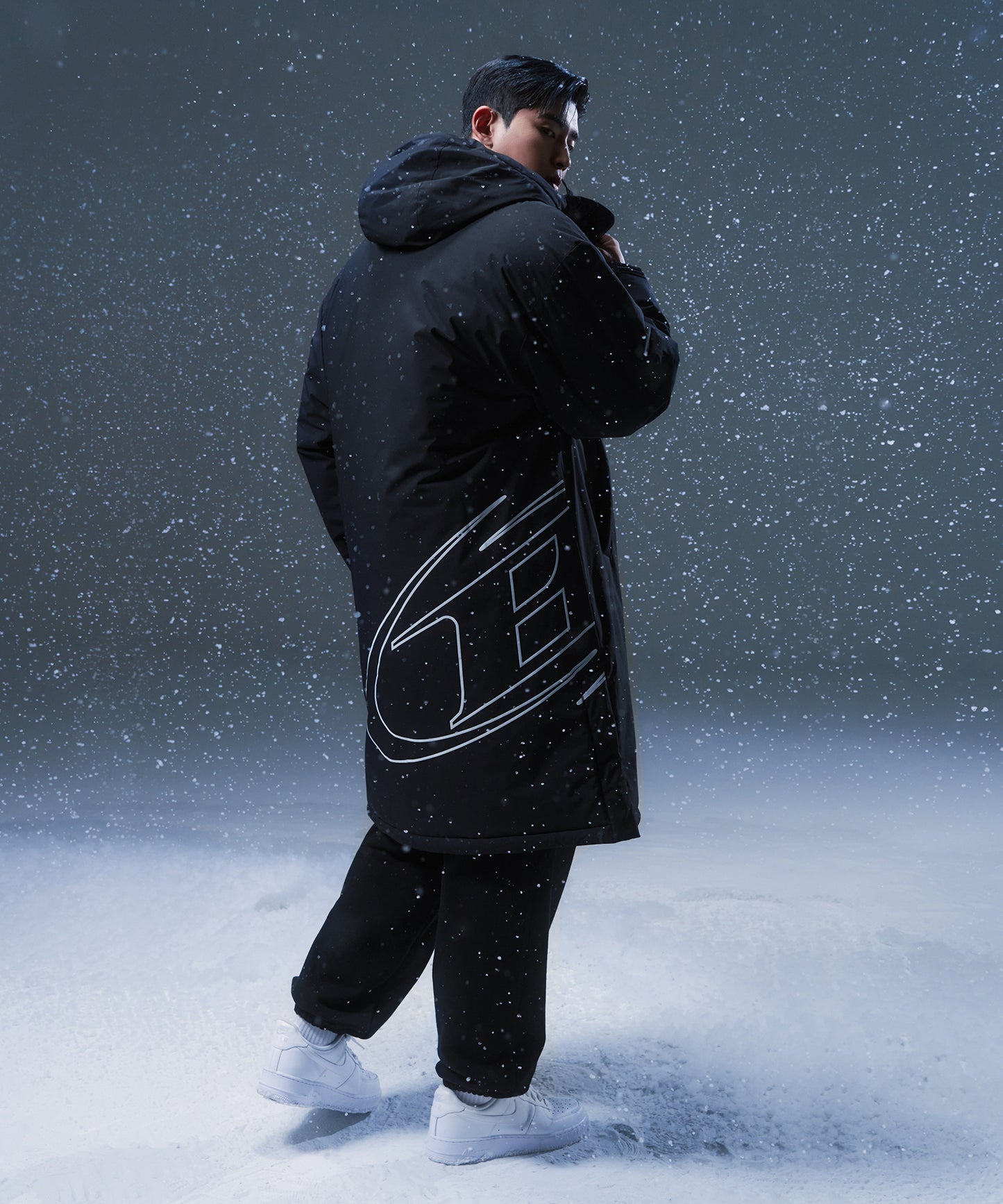 BIG SYMBOL BENCH PARKA [BLACK]