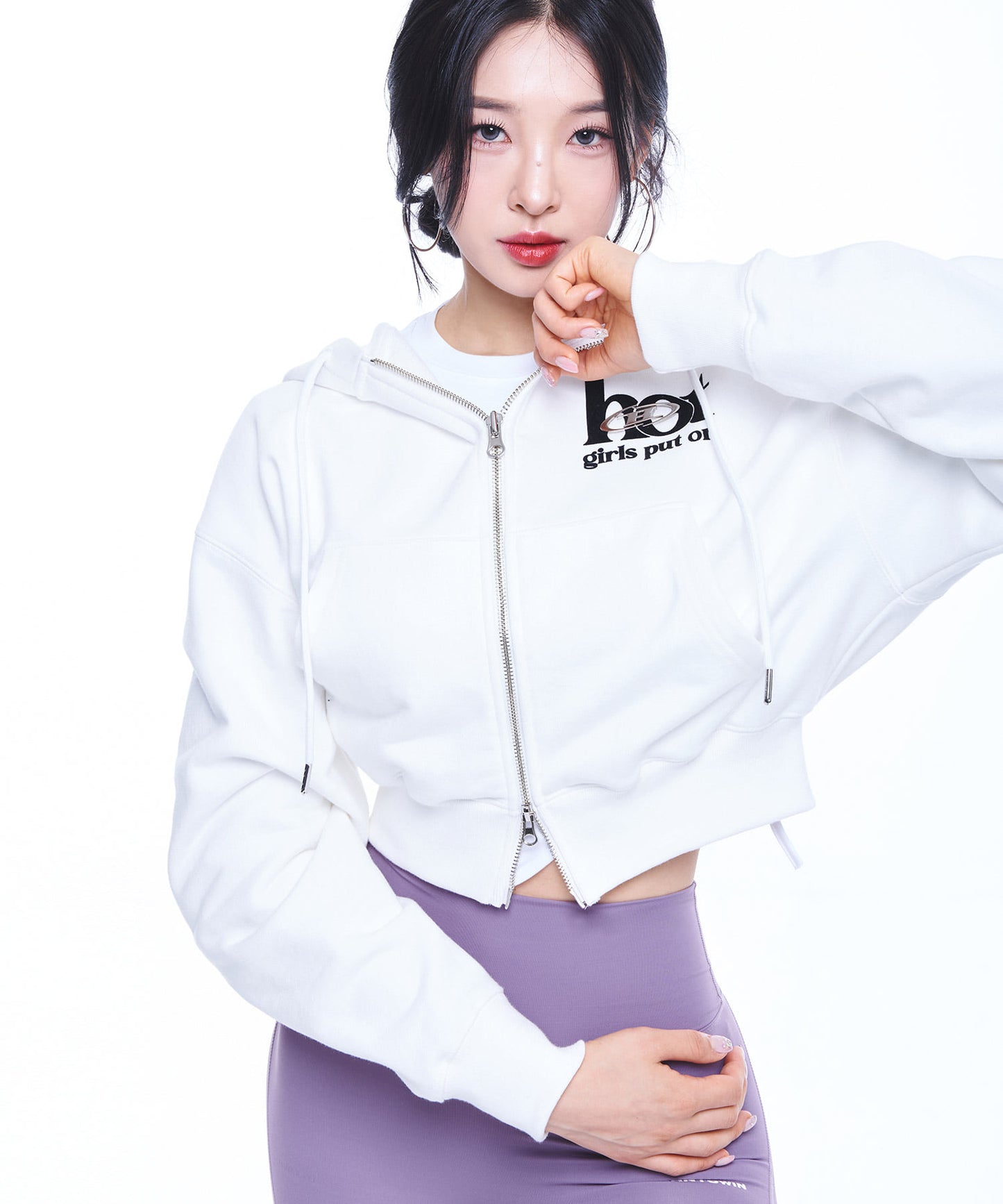 HOT CHROME B LOGO CROP ZIP-UP HOODIE [IVORY]