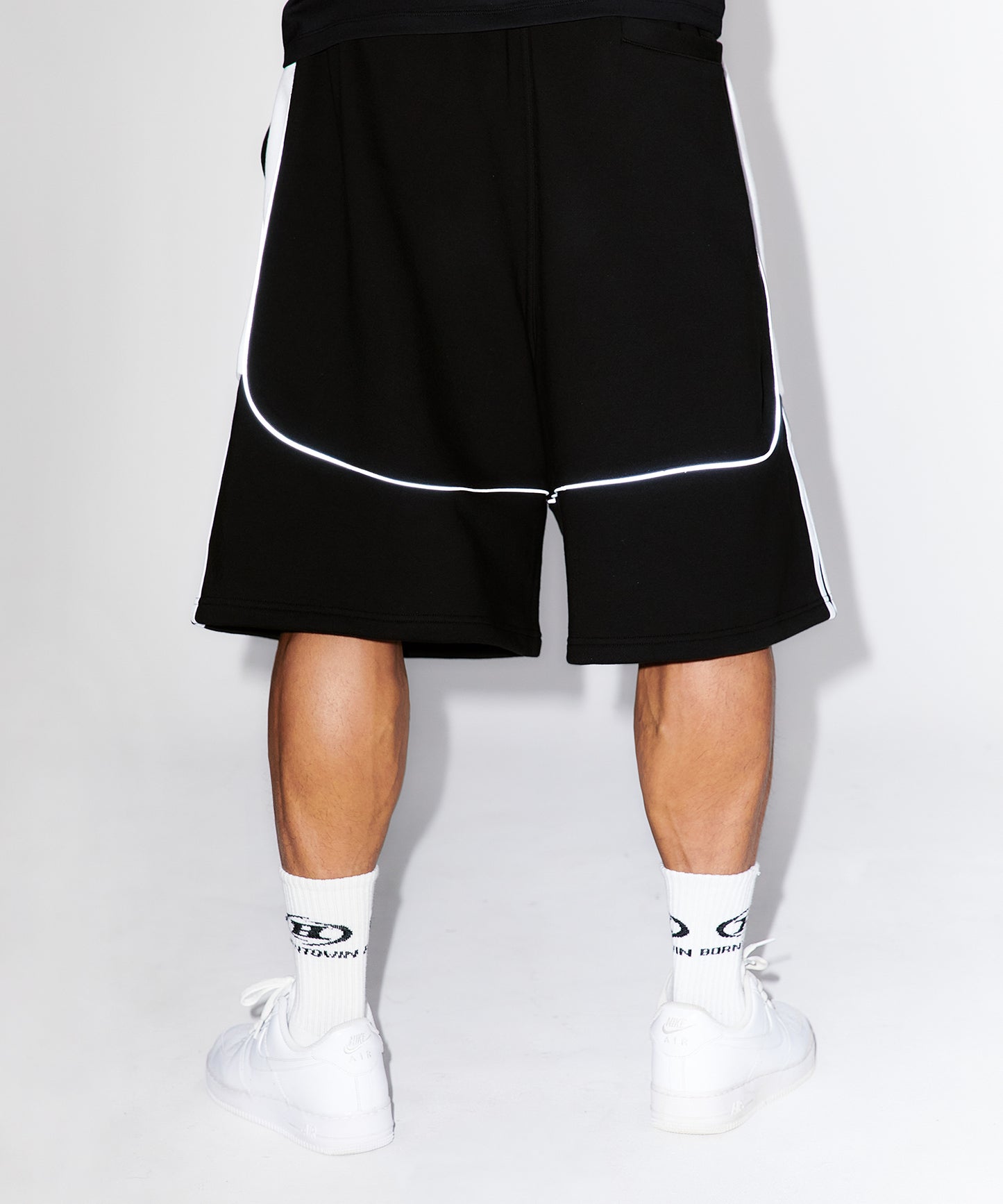 WINNER REFLECTIVE BERMUDA PANTS [BLACK]