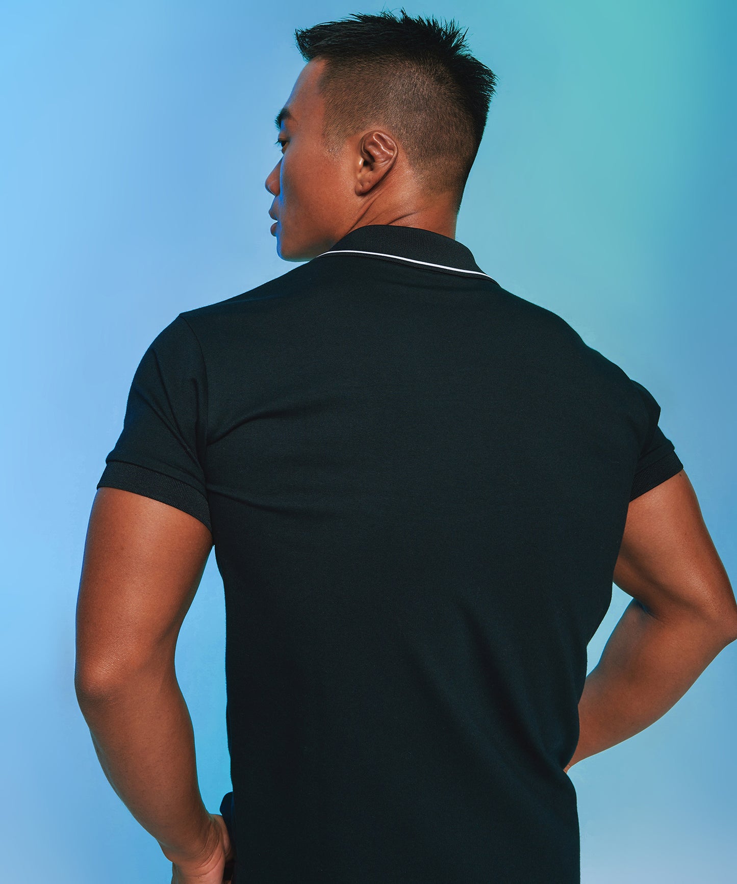 MUSCLE FIT COLLAR T-SHIRTS [BLACK]