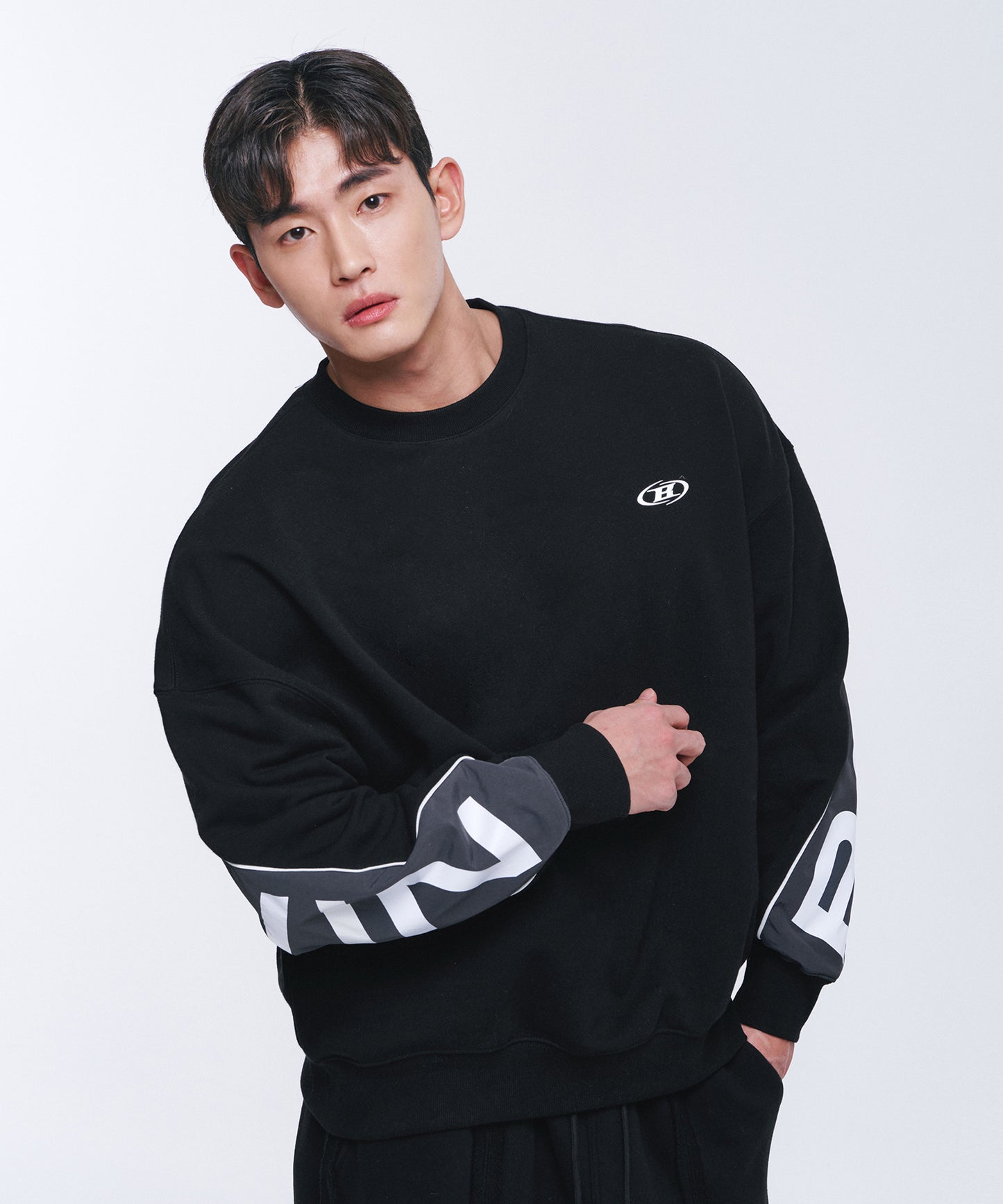 NYLON MIX BOLD SWEATSHIRTS [BLACK]