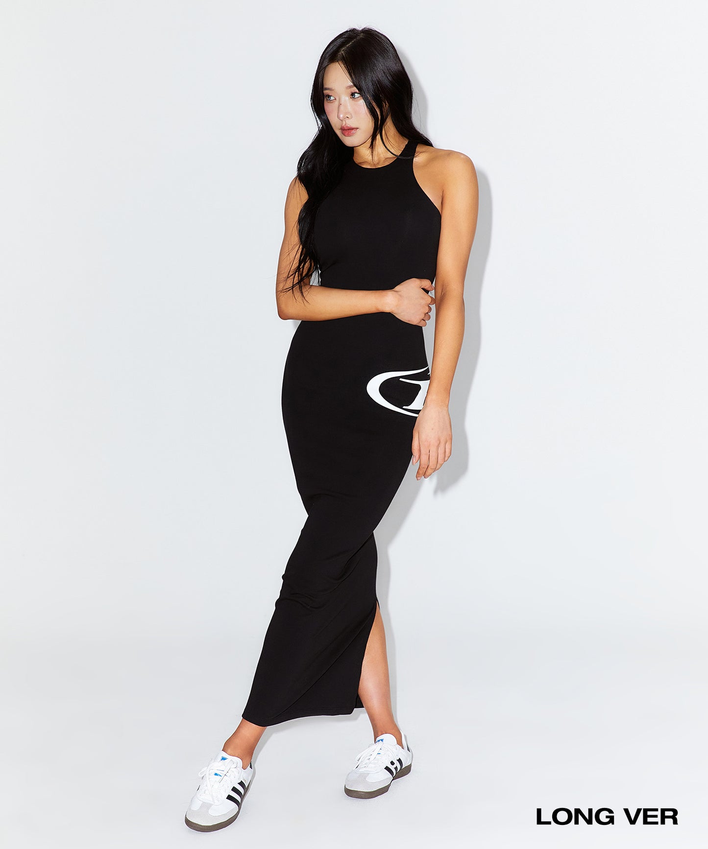 *restock in July *WINNER SLEEVELESS LONG DRESS [BLACK]