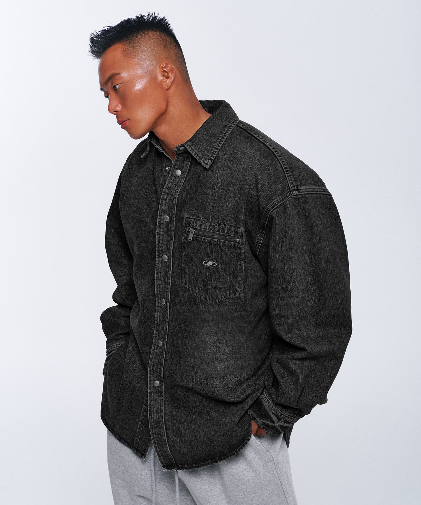 WASHED DENIM OVER FIT SHIRTS [BLACK DENIM]