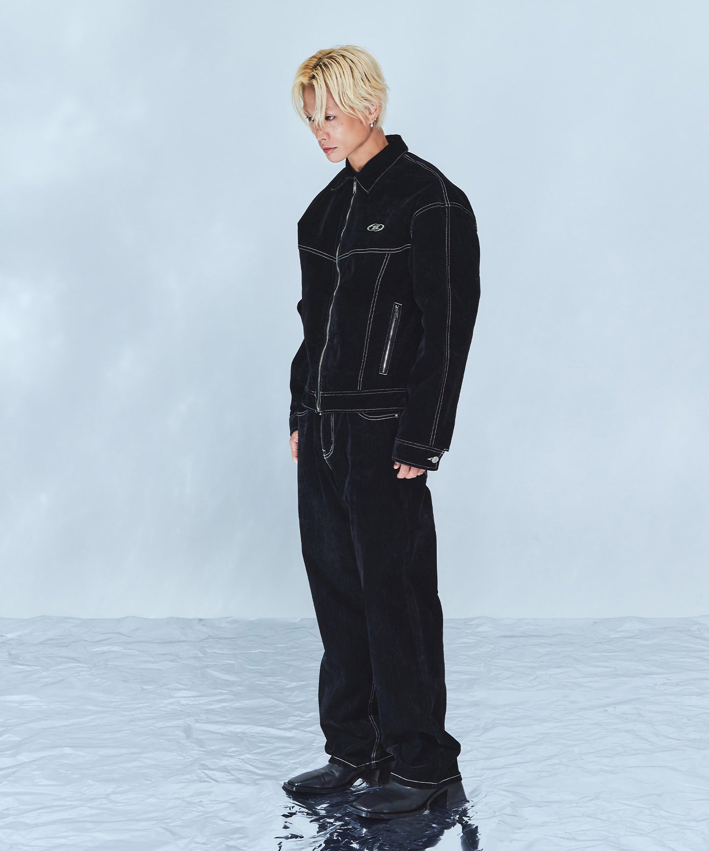 VELVET STRAIGHT DENIM PANTS [BLACK]