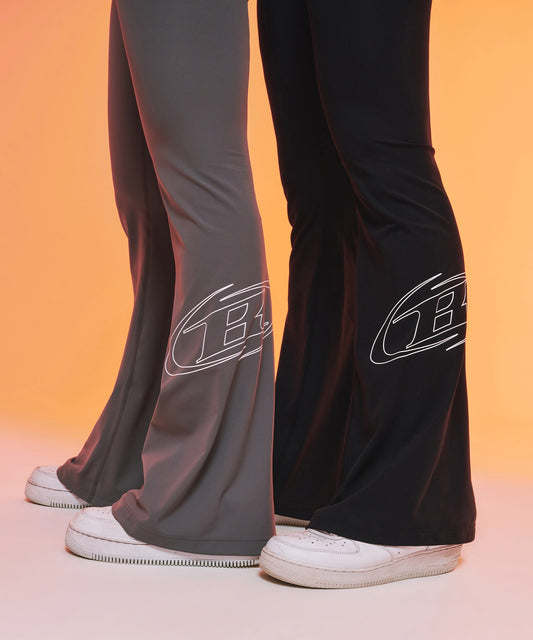 STROKE B BOOTS CUT LEGGINGS [BLACK]