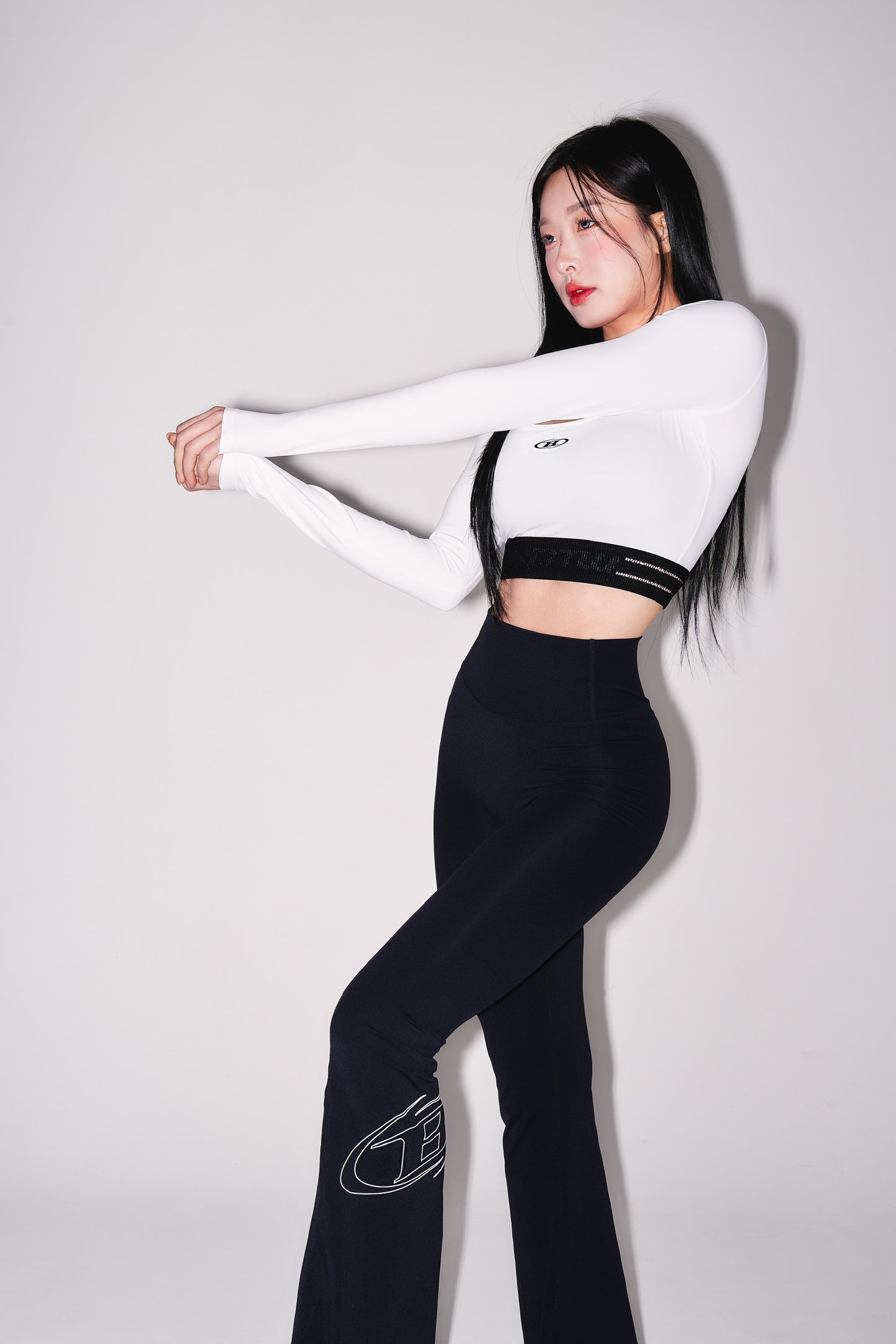IN STOCK* W REFLECTIVE OUT BAND CROP LONG SLEEVE [WHITE]