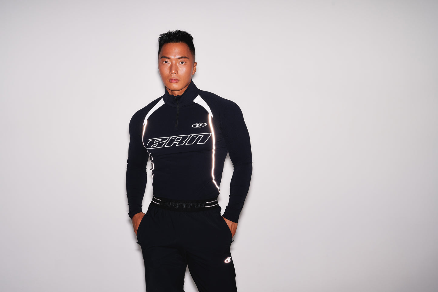 BRN SILVER LINE HALF ZIP UP LONG SLEEVE [BLACK]
