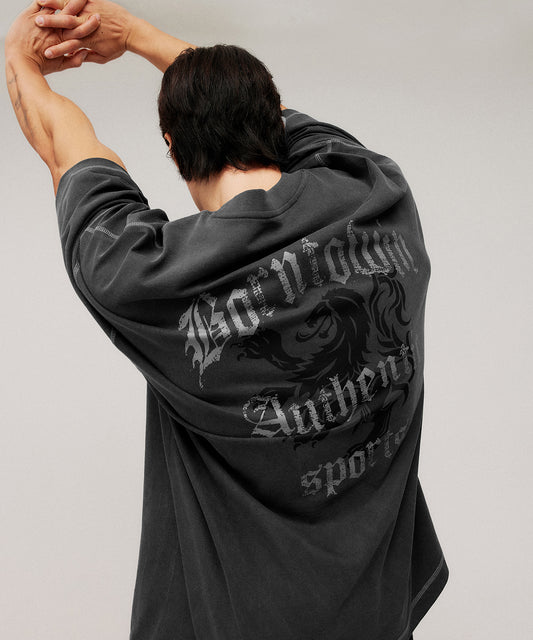 PIGMENT CRACK LETTER EXTRA FIT T-SHIRTS [BLACK]