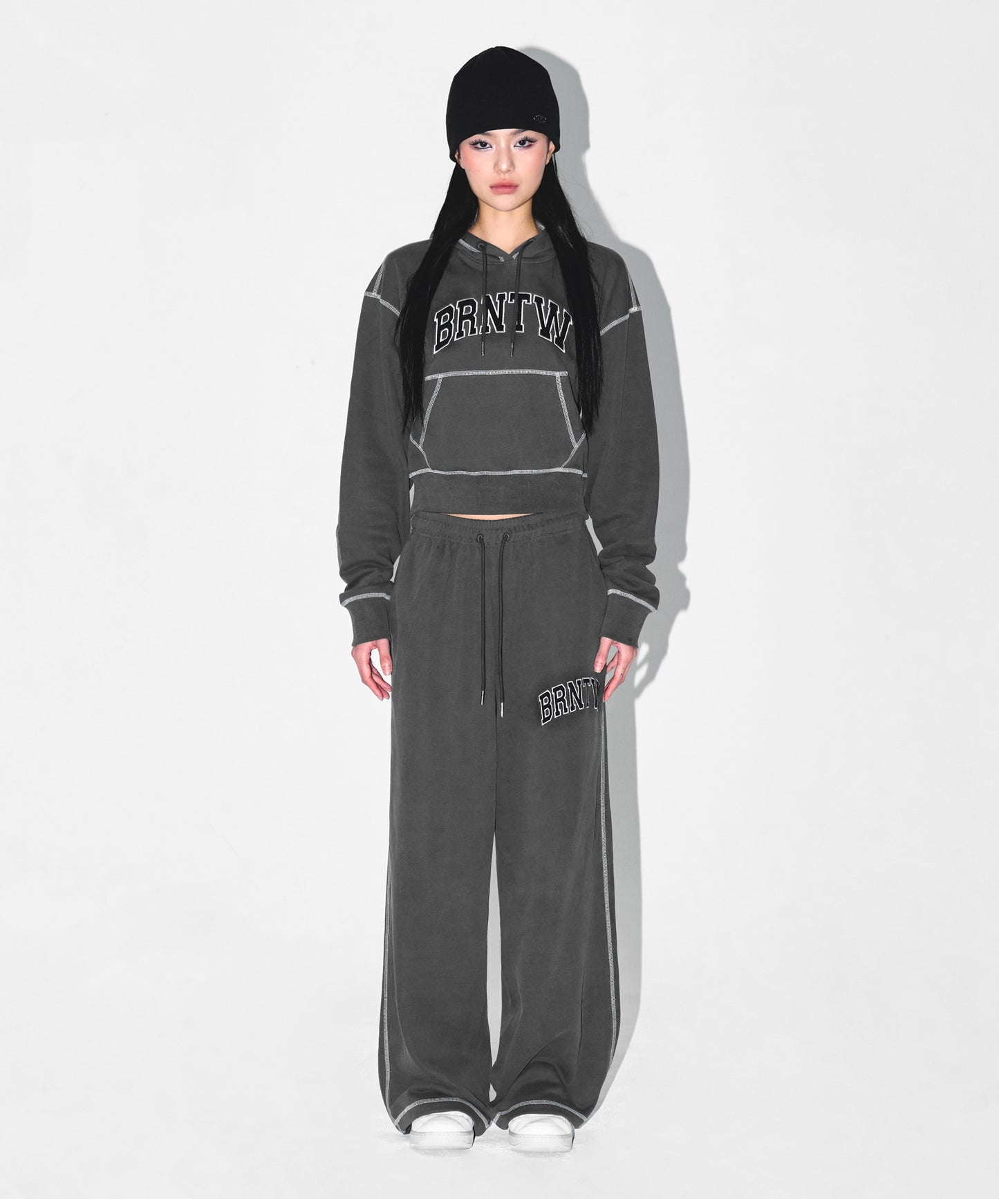 W PIGMENT DYEING CROP HOODIE [CHARCOAL]