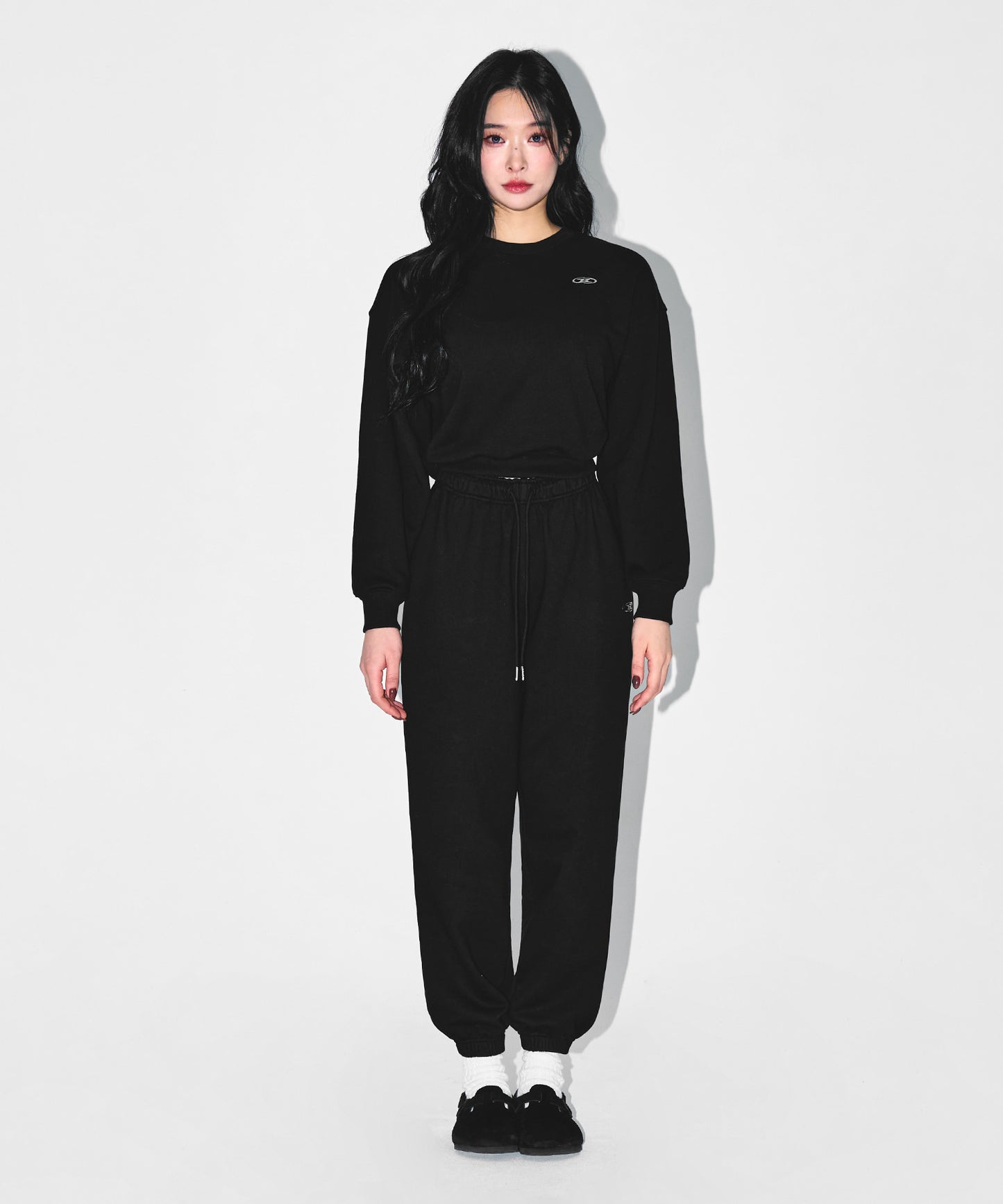 W SILVER B CROP SWEATSHIRTS [BLACK]