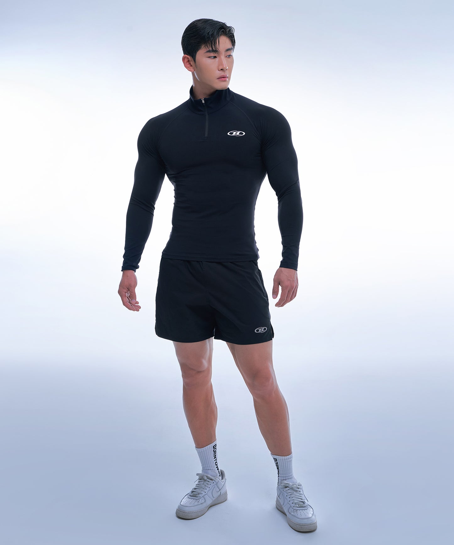 SYMBOL B MUSCLE FIT HALF ZIP-UP LONGSLEEVE [BLACK]