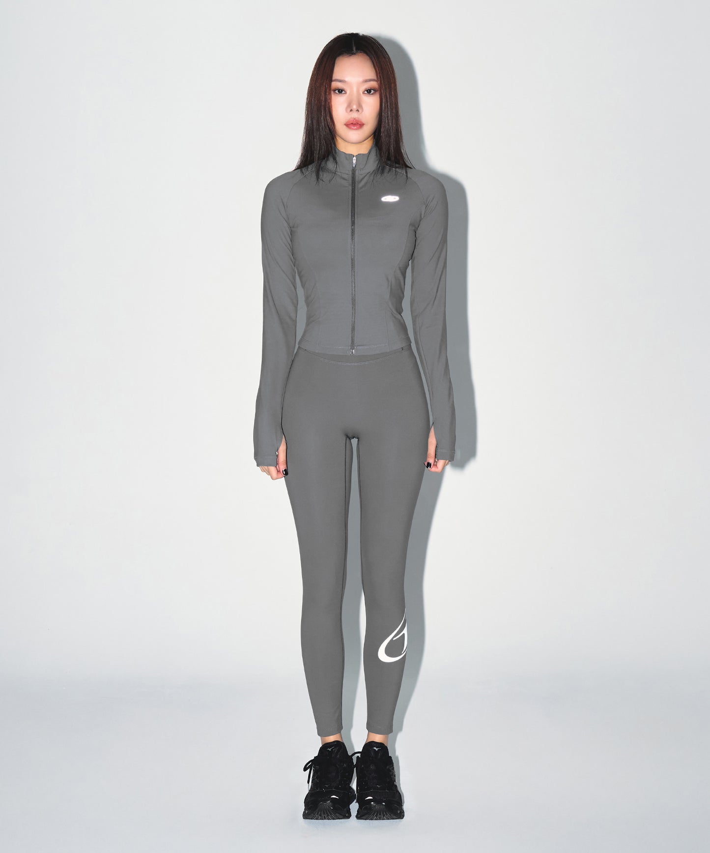 W SYMBOL B FLEECE LONG LEGGINGS [CHARCOAL]