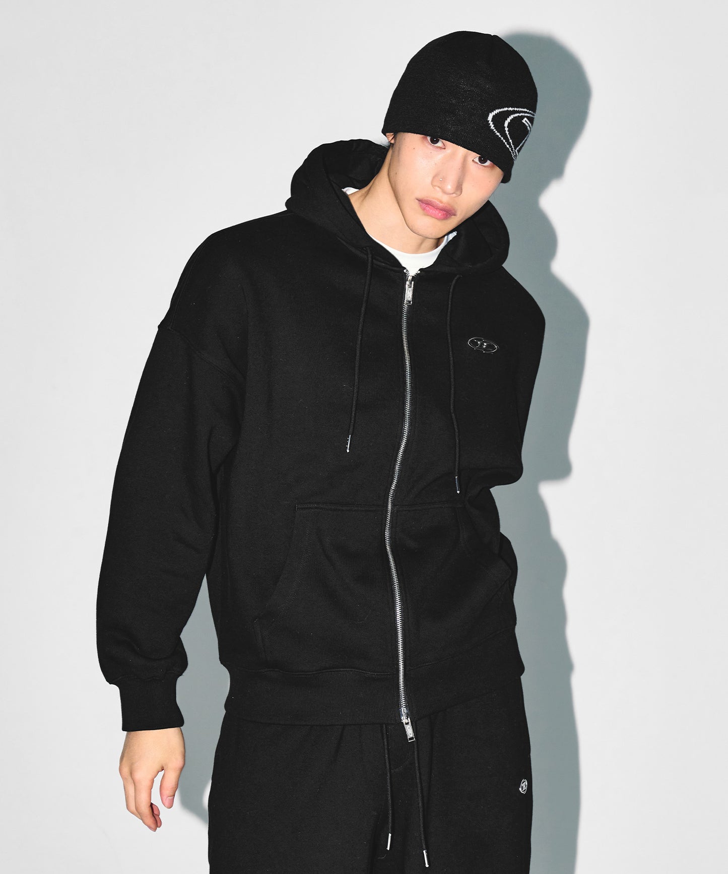 CHROME B FLEECE HOODIE ZIP-UP [BLACK]