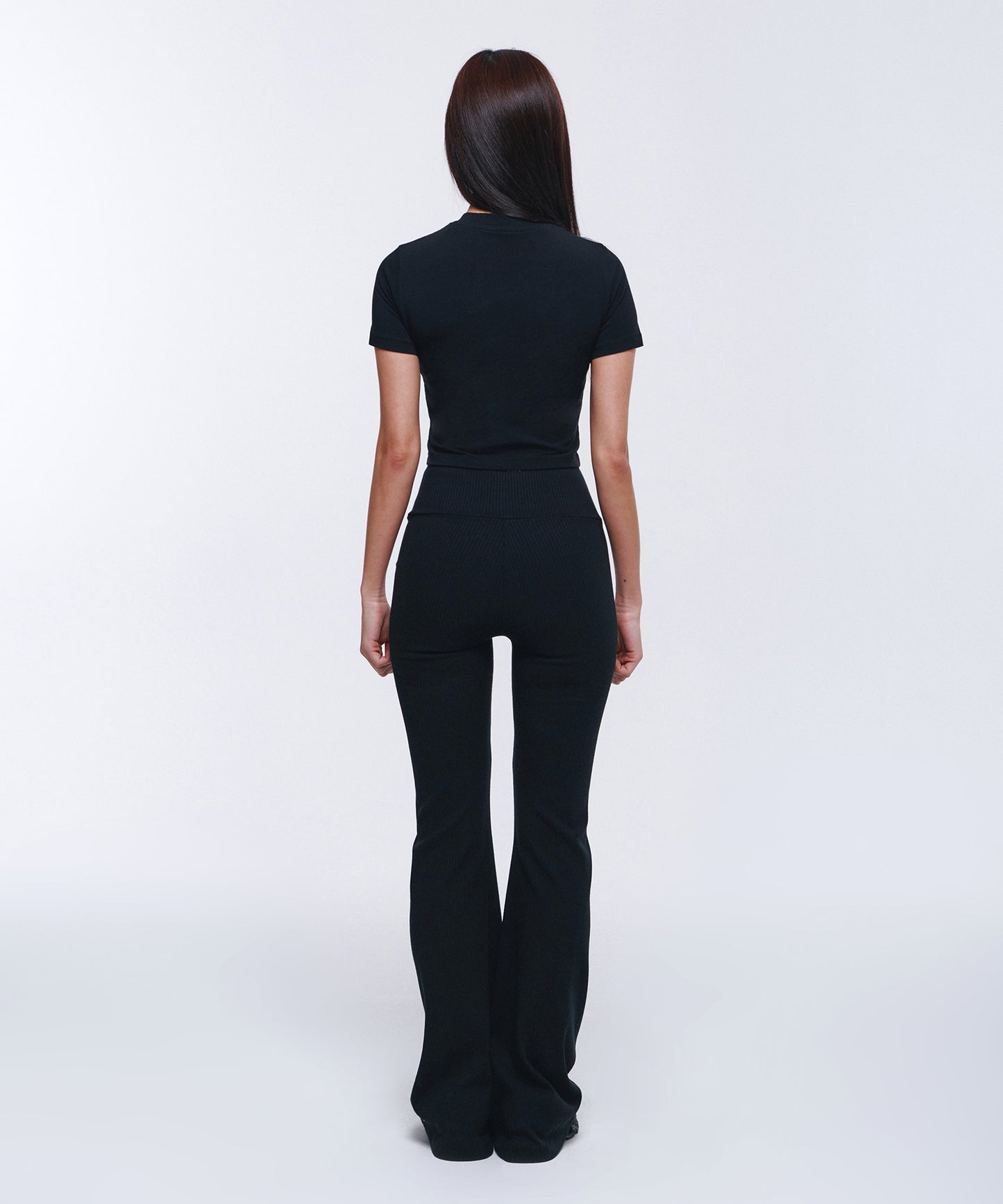 W SYMBOL B PYTHON CROP T-SHIRTS [BLACK]