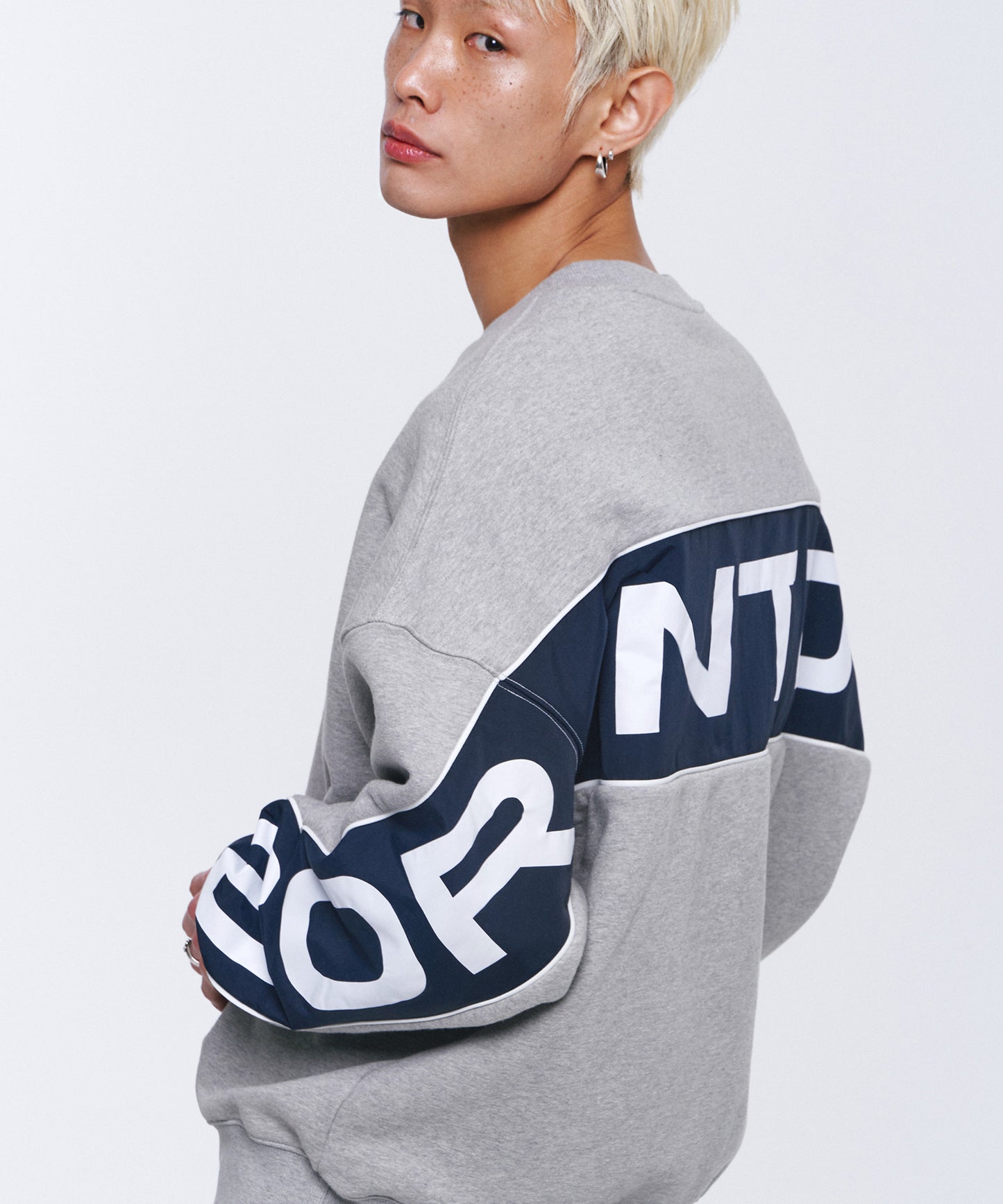 NYLON MIX BOLD SWEATSHIRTS [GREY]