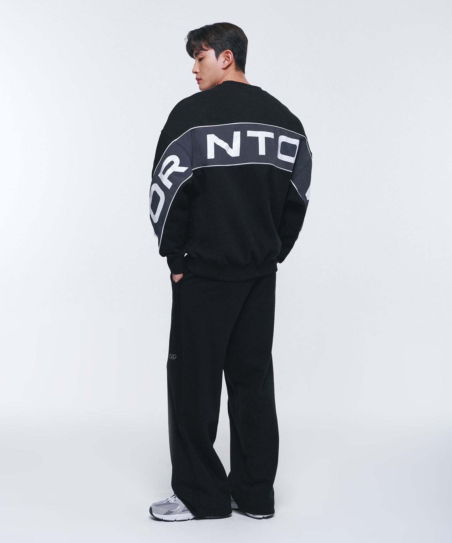 NYLON MIX BOLD SWEATSHIRTS [BLACK]