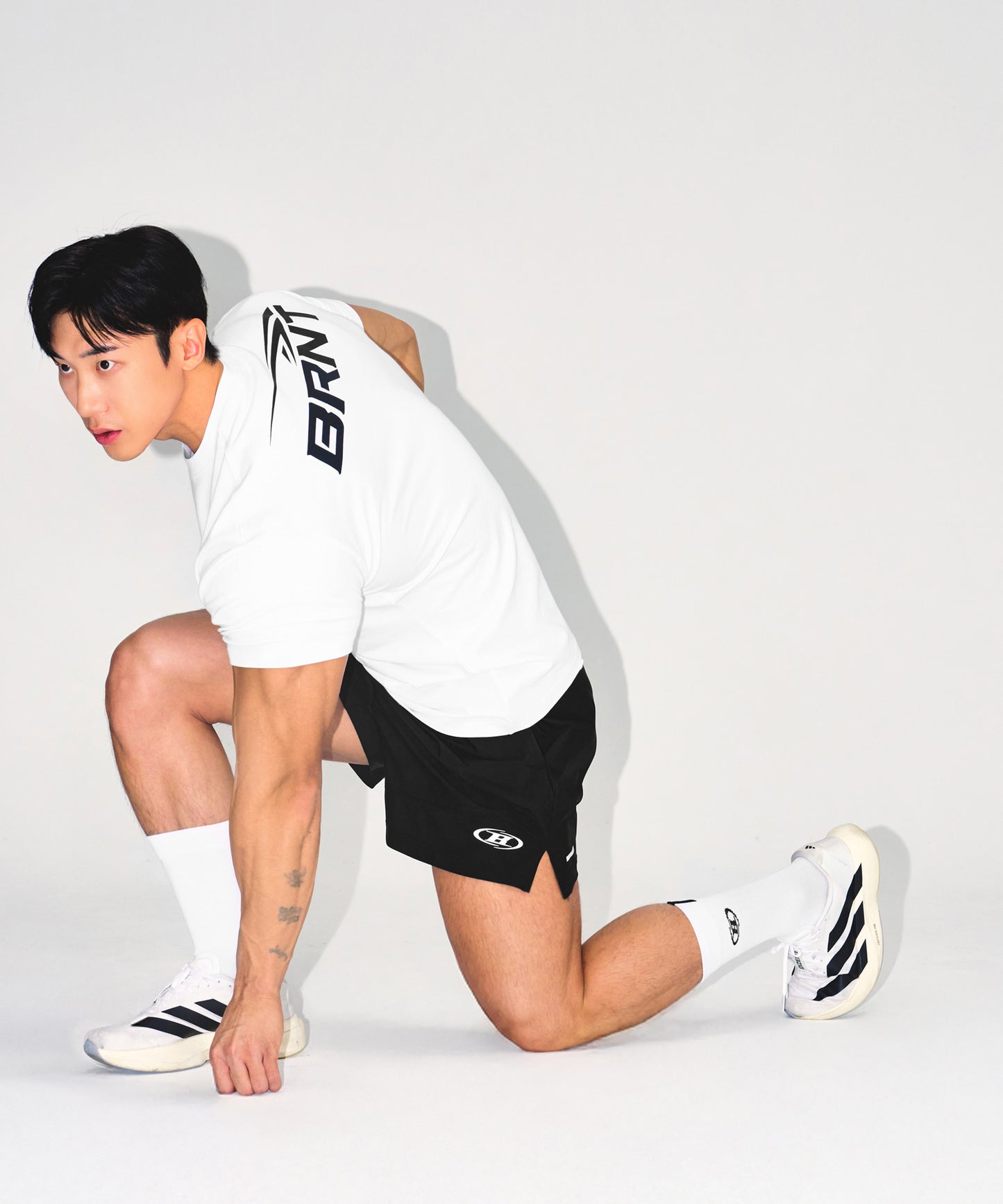 BRNT BACK LOGO MUSCLE FIT T-SHIRTS [WHITE]