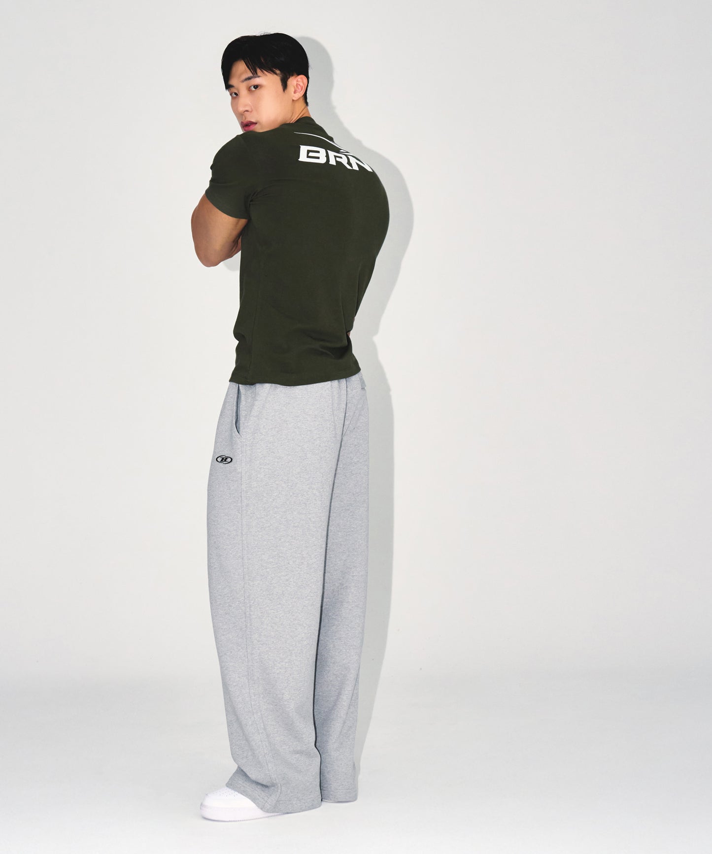 BRNT BACK LOGO MUSCLE FIT T-SHIRTS [KHAKI]