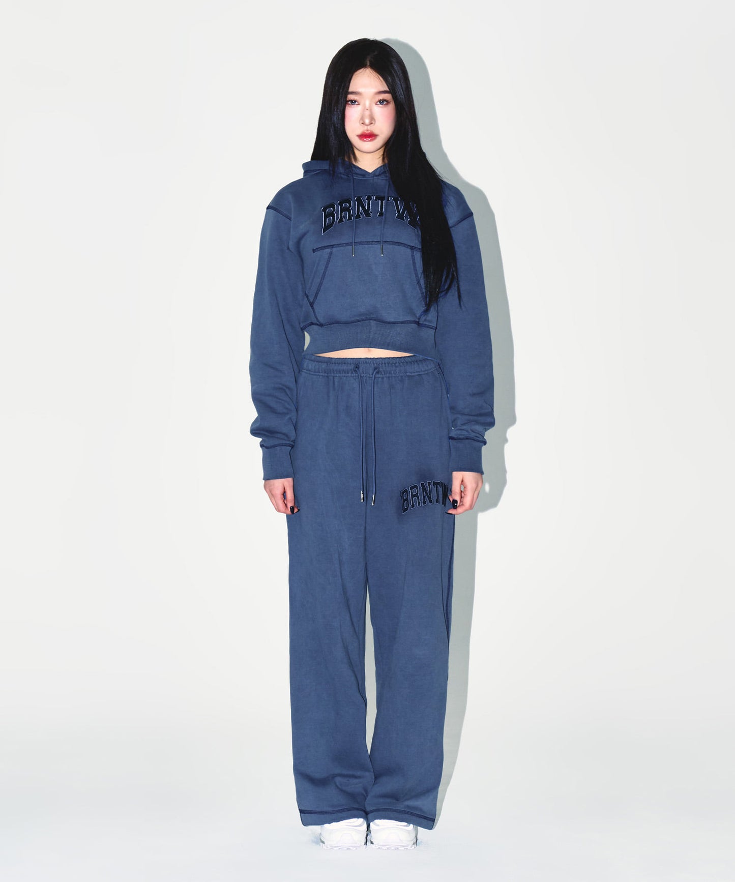 W PIGMENT DYEING CROP HOODIE [BLUE]